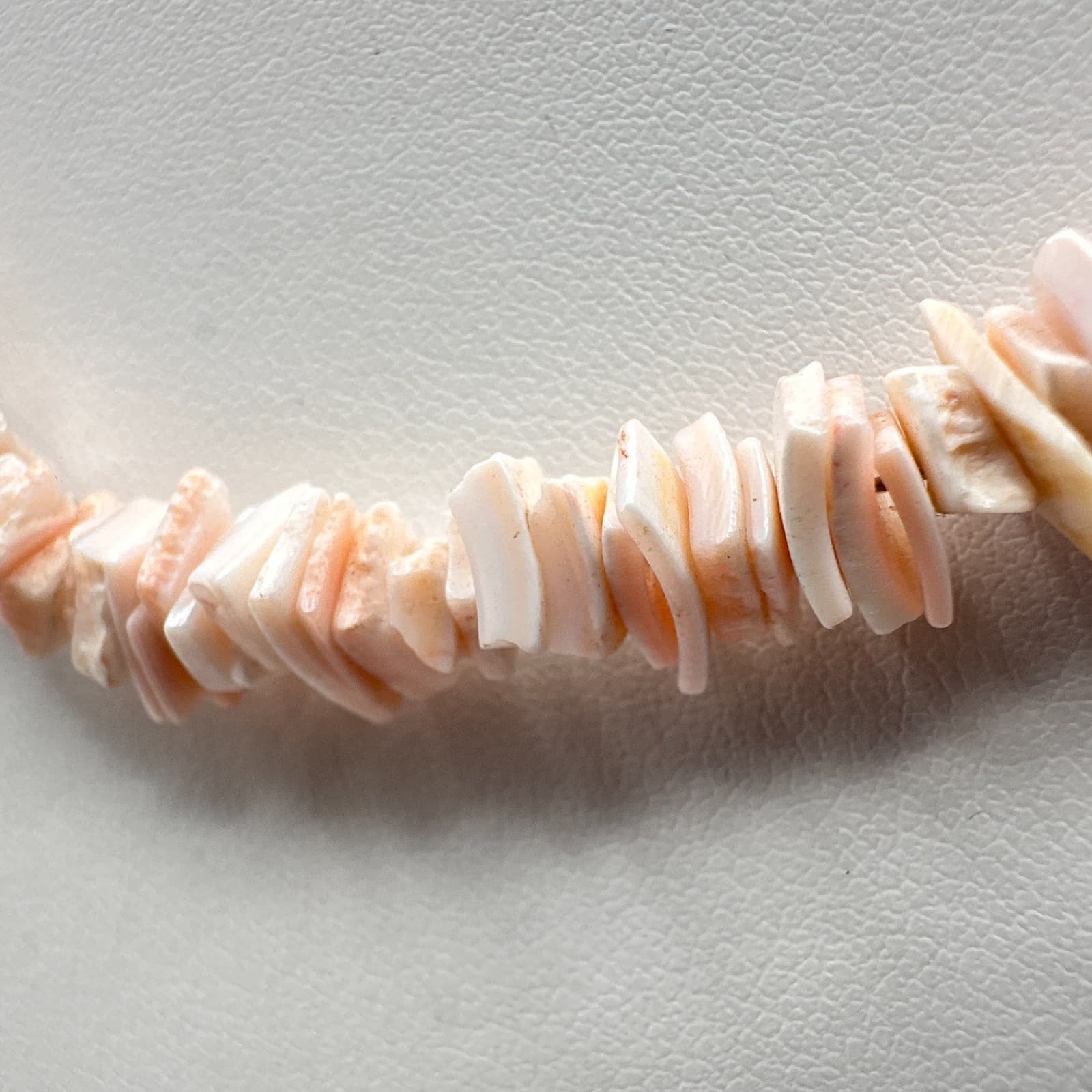 Vintage Y2K Pink Heishe Shell Necklace White Bead Boho Choker Statement Jewelry - Thumbnail 6