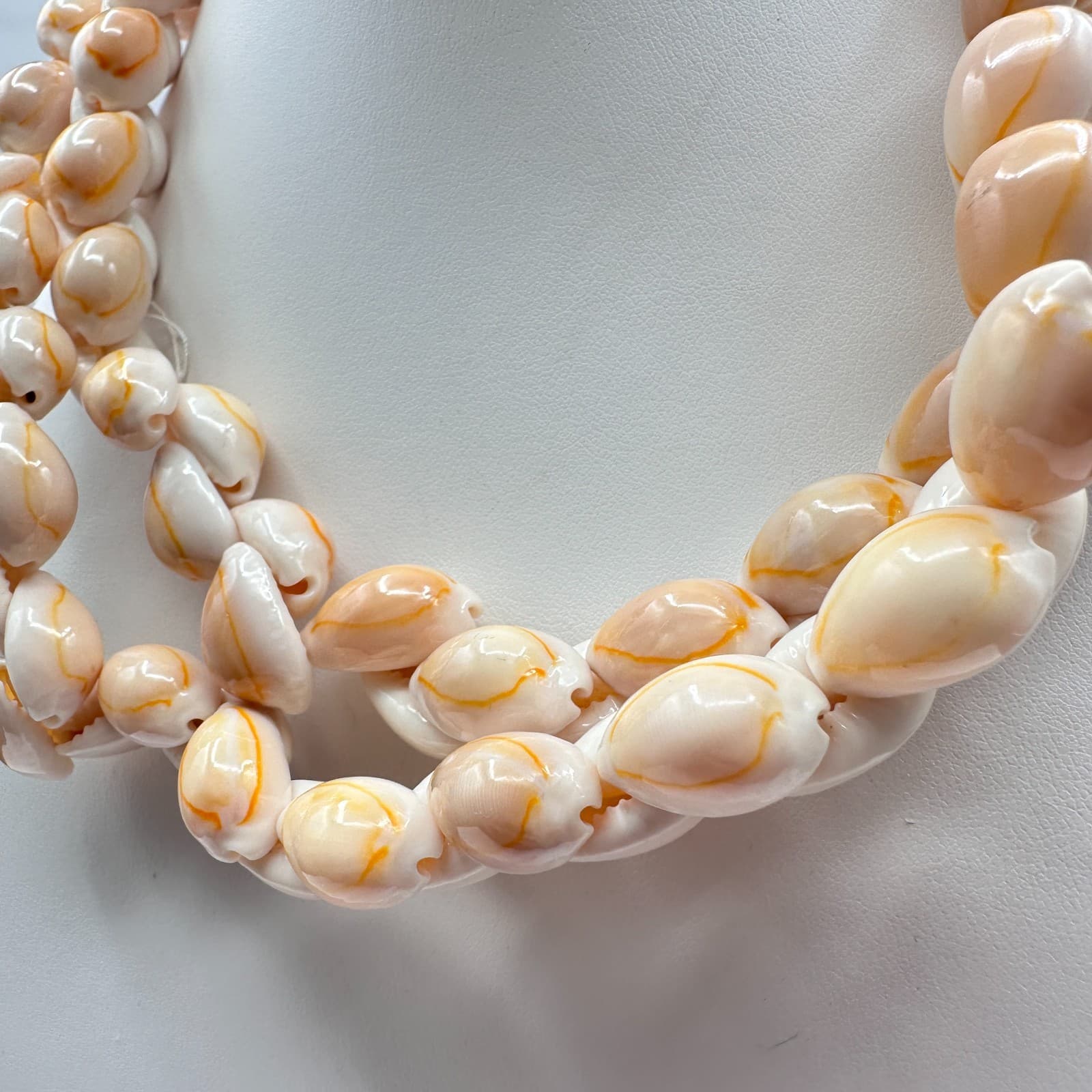 Vintage 90s Cowrie Shell Strand Necklace Boho Tropical Beach Coastal Jewelry - Thumbnail 5