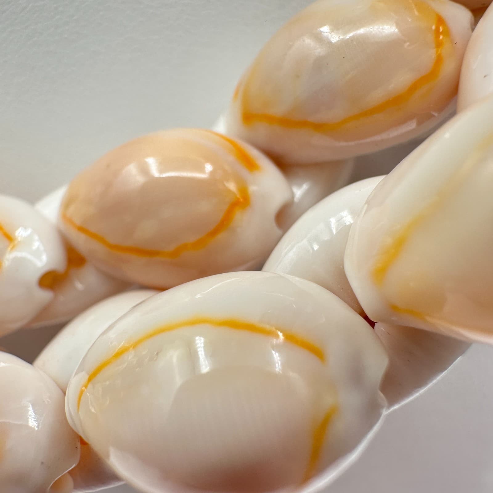 Vintage 90s Cowrie Shell Strand Necklace Boho Tropical Beach Coastal Jewelry - Thumbnail 7