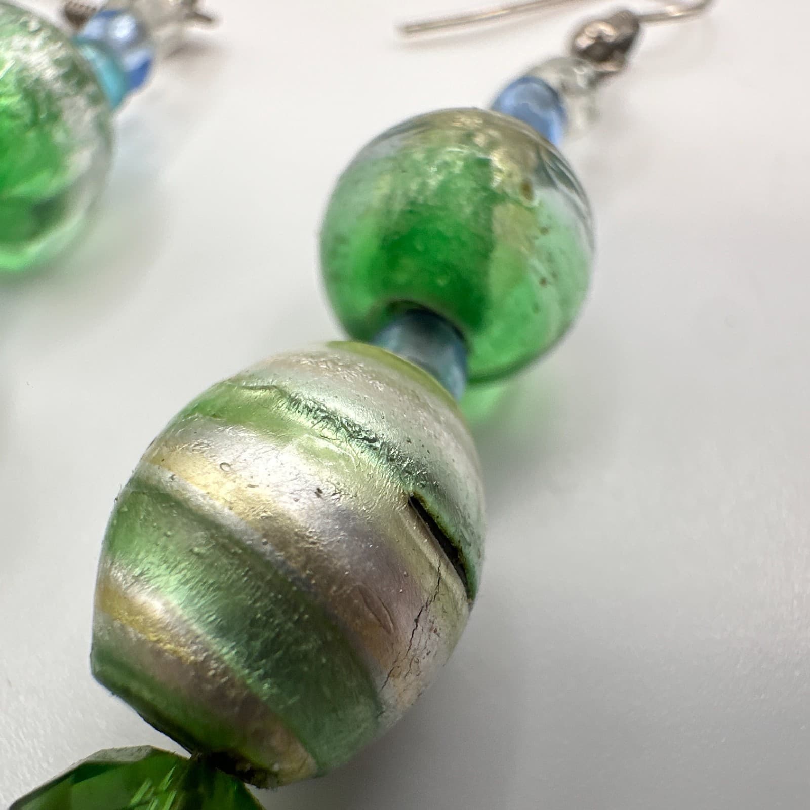 Vintage 90s Green Art Glass Foil Bead Silver Tone Dangle Earrings Boho Jewelry - Thumbnail 6