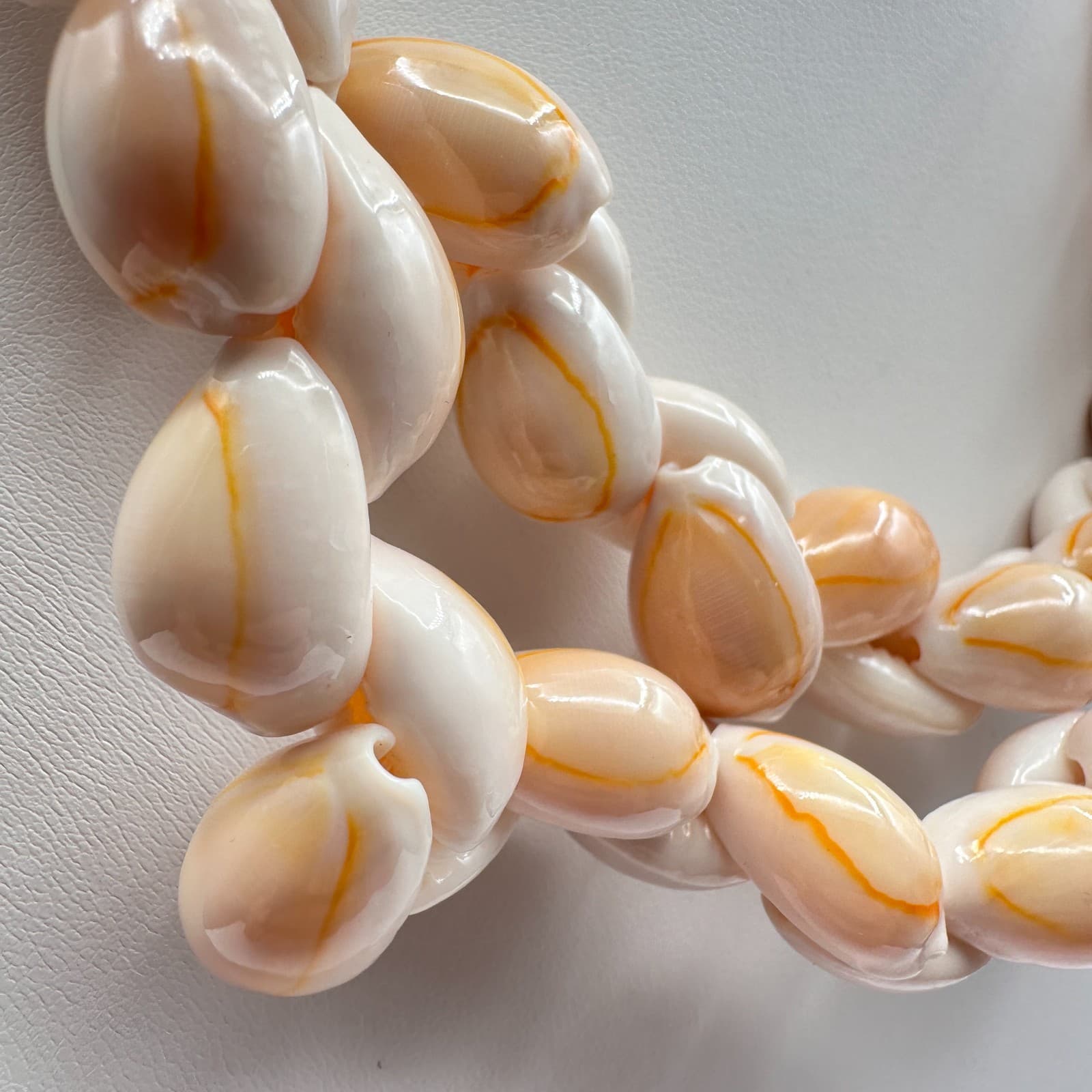Vintage 90s Cowrie Shell Strand Necklace Boho Tropical Beach Coastal Jewelry - Thumbnail 3