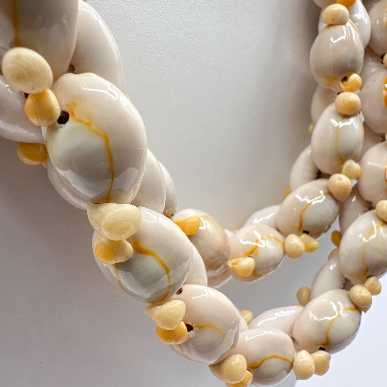 Vintage 90s Multi-Strand Cowrie Shell Necklace Boho Beach Classic Womens Jewelry - Thumbnail 3