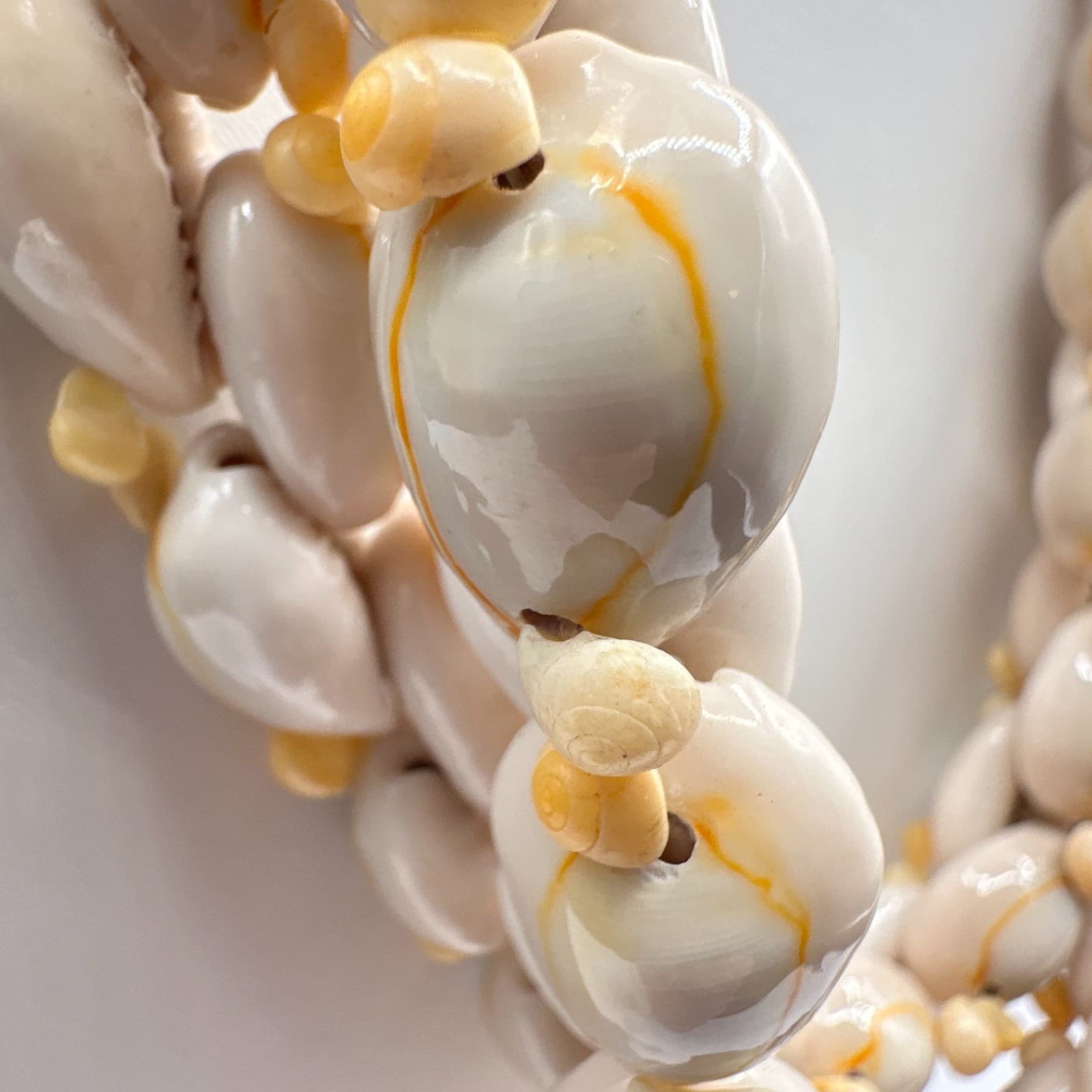 Vintage 90s Multi-Strand Cowrie Shell Necklace Boho Beach Classic Womens Jewelry - Thumbnail 4