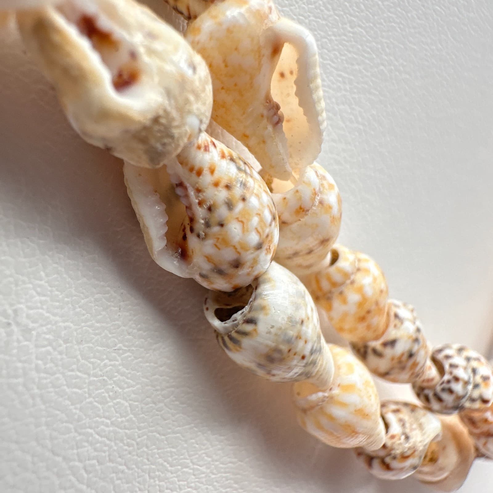 Vintage 90s Double Strand Sea Shell Necklace Cream Cowrie Puka Shells Boho - Thumbnail 4