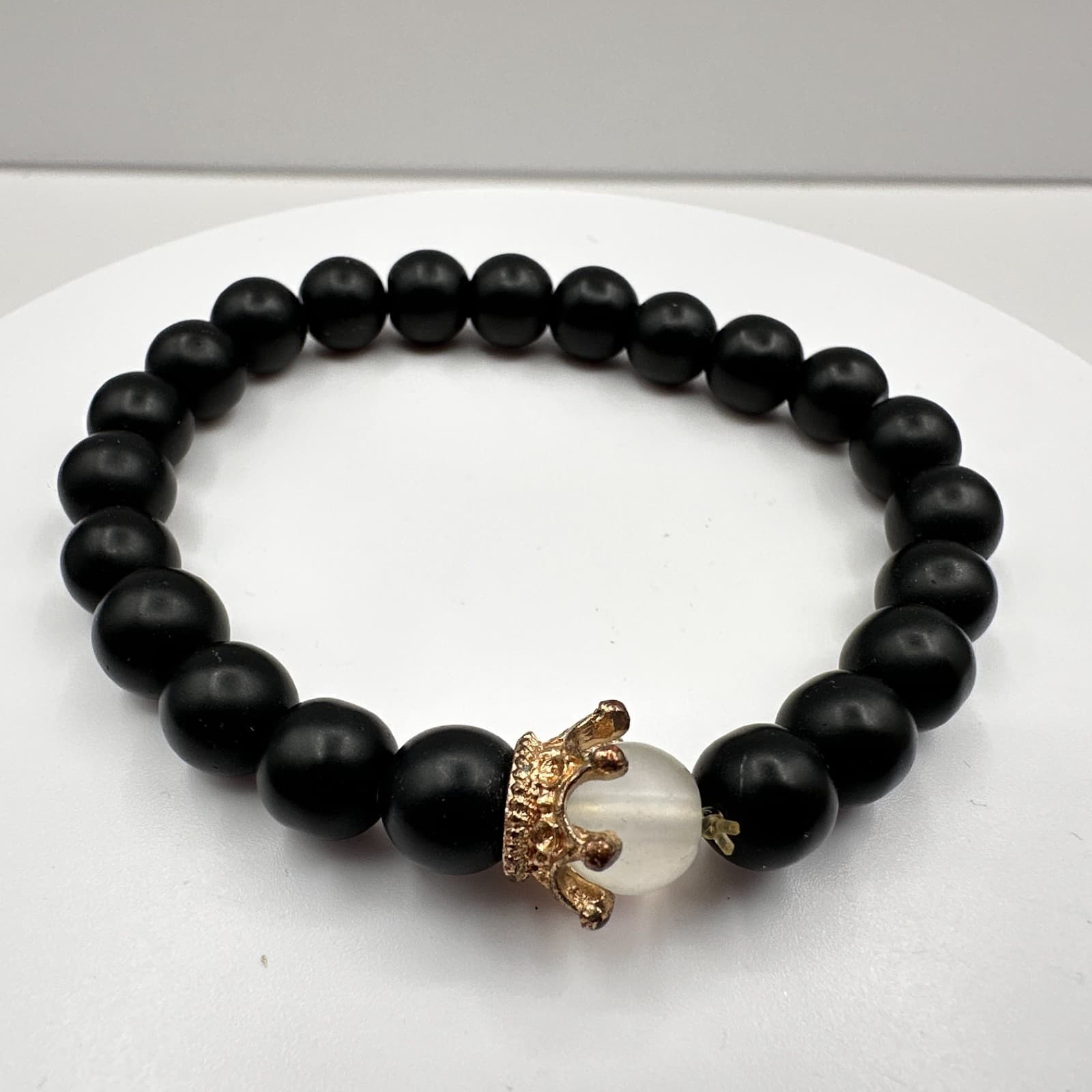 Vintage Y2K Black Onyx Beaded Stretch Bracelet Gold Tone Crown Unisex Jewelry - Thumbnail 7