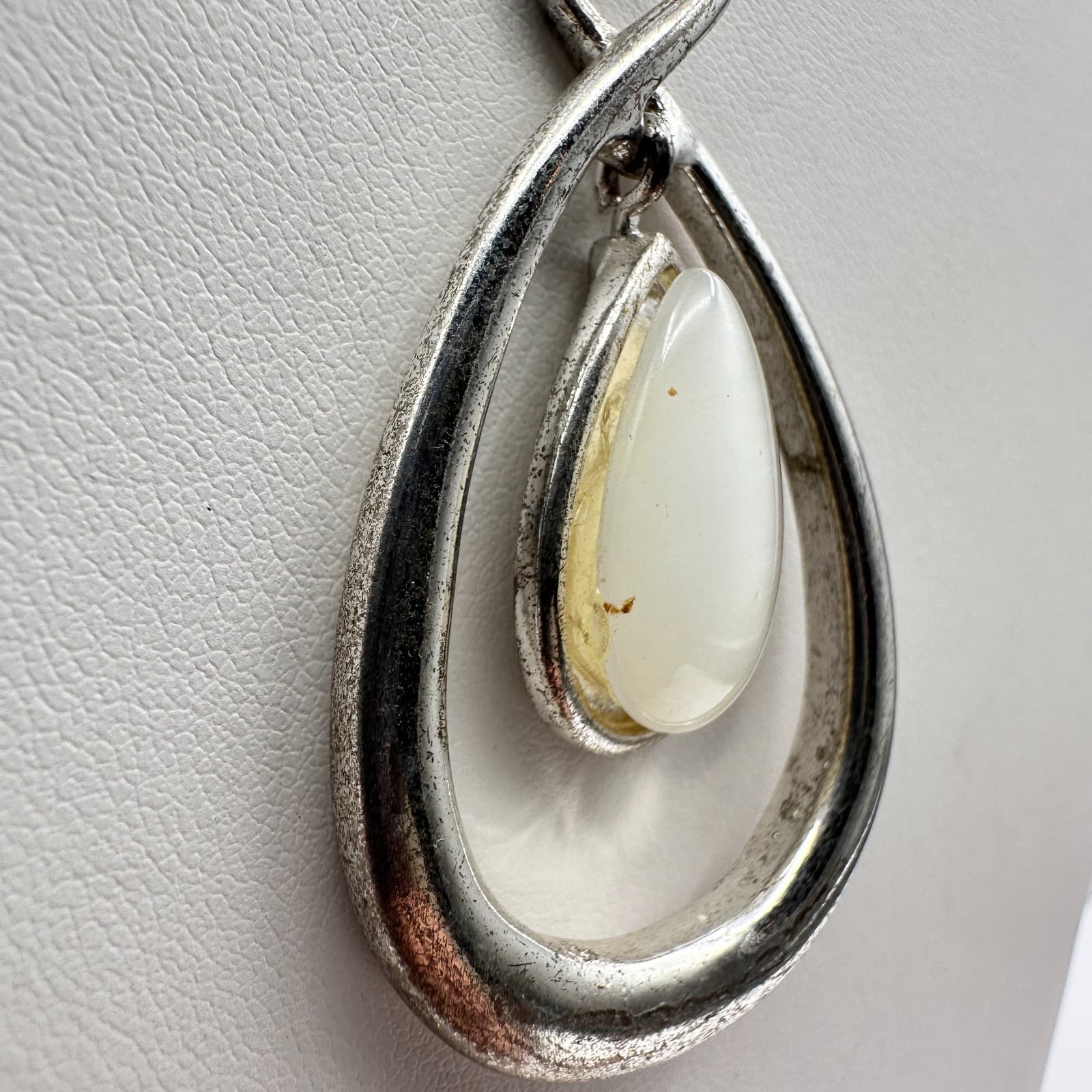 Vintage 90s Teardrop Pendant Necklace Silver Tone Snake Chain Women's Jewelry - Thumbnail 4