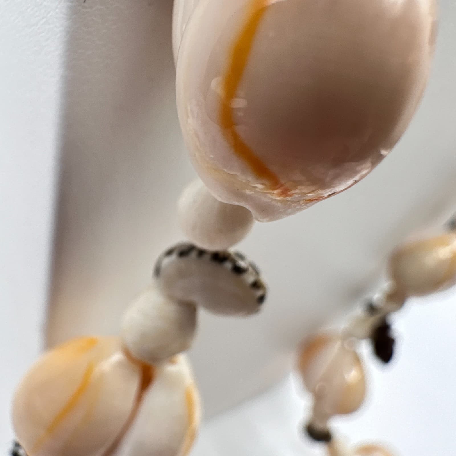 Vintage 90s Cowrie Shell Necklace Boho Tribal Tropical Beach Coastal Jewelry - Thumbnail 7