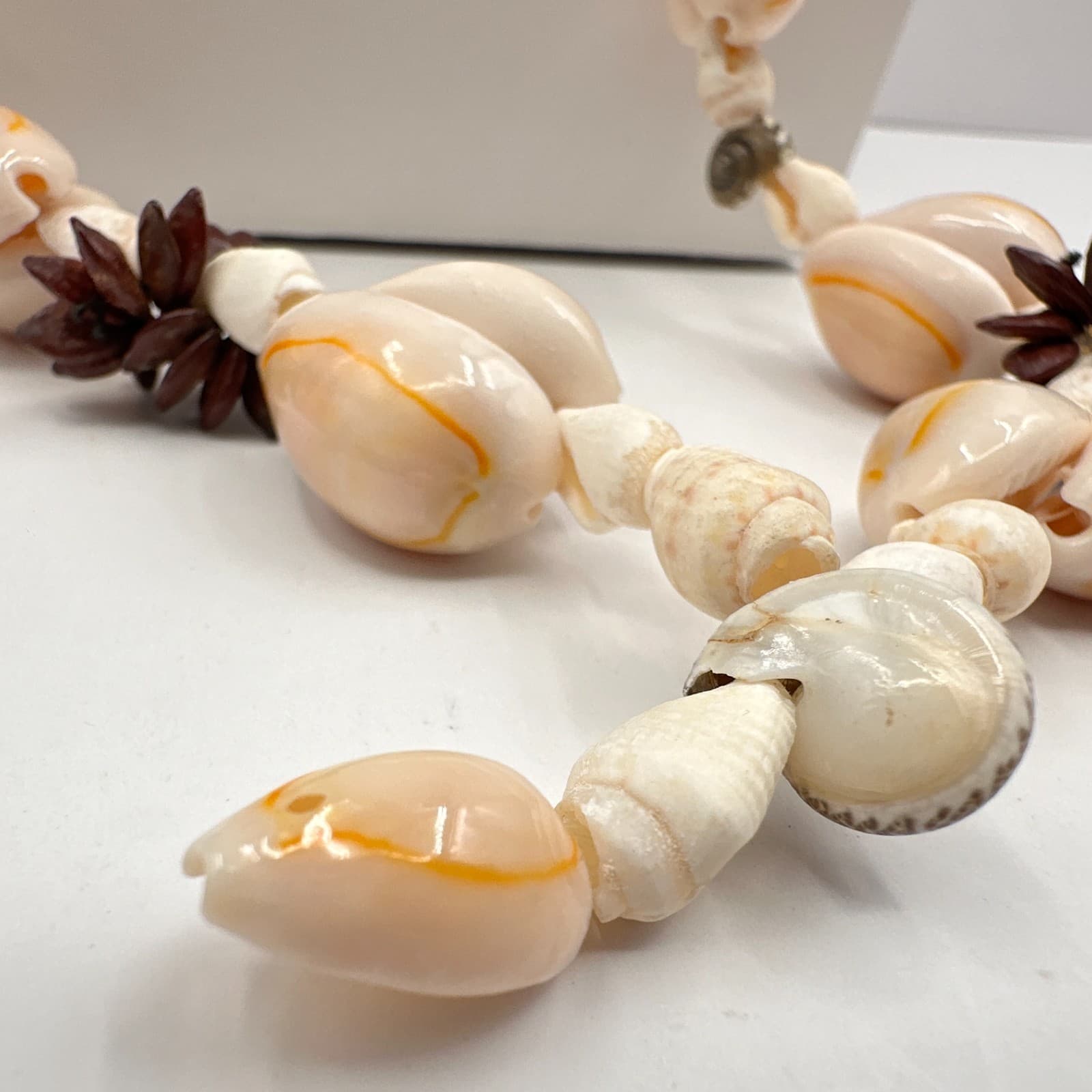 Vintage 90s Cowrie Shell Necklace Boho Tribal Tropical Beach Coastal Jewelry - Thumbnail 3