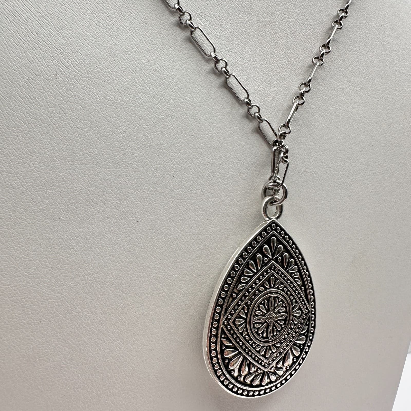 Vintage 80s Silver Tone Teardrop Pendant Necklace Filigree Bar Link Chain - Thumbnail 4