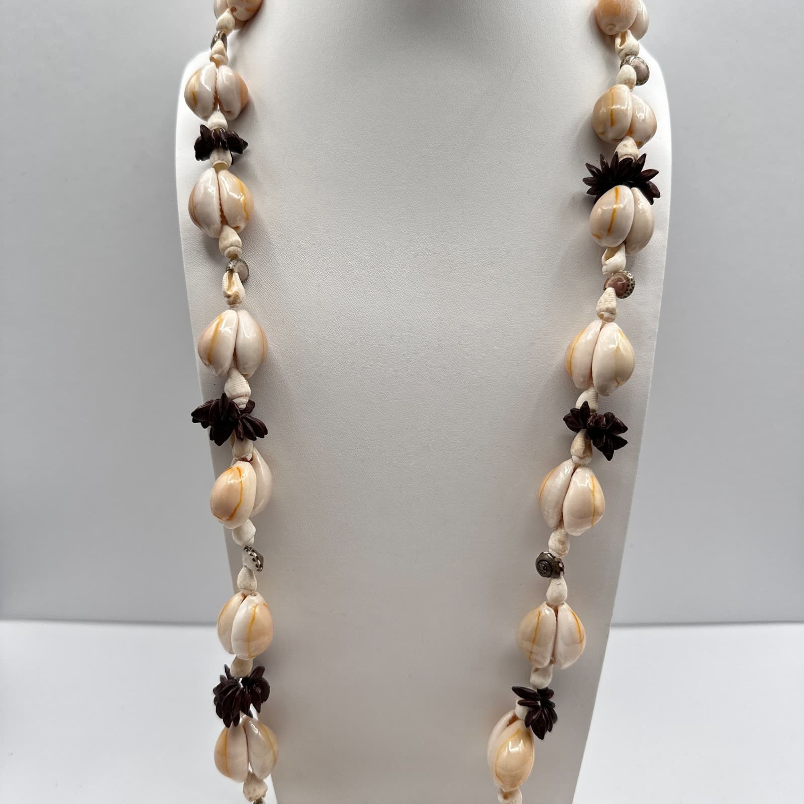 Vintage 90s Cowrie Shell Necklace Boho Tribal Tropical Beach Coastal Jewelry - Image 1