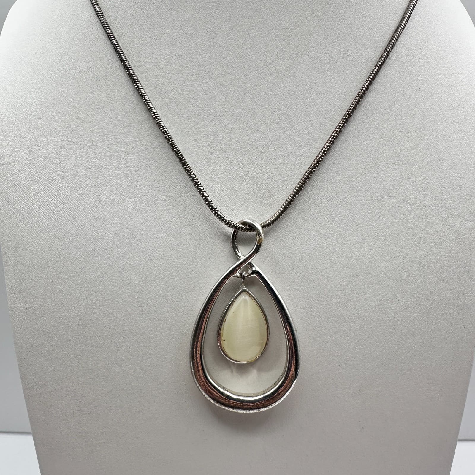 Vintage 90s Teardrop Pendant Necklace Silver Tone Snake Chain Women's Jewelry - Thumbnail 6