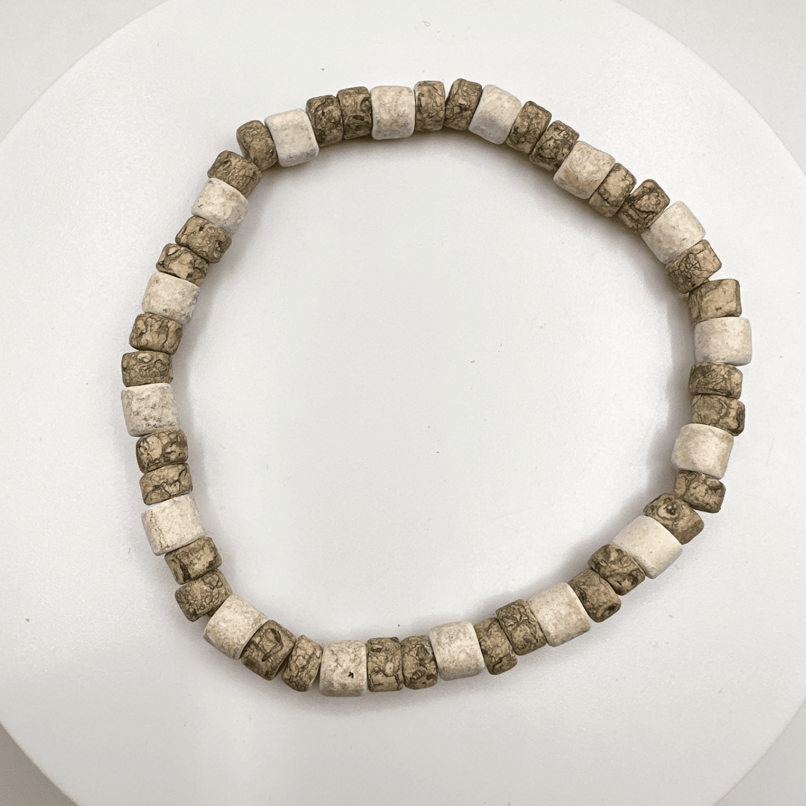 Vintage 90s Boho Beaded Bracelet Green & White Earthy Stone Unisex Jewelry - Thumbnail 2