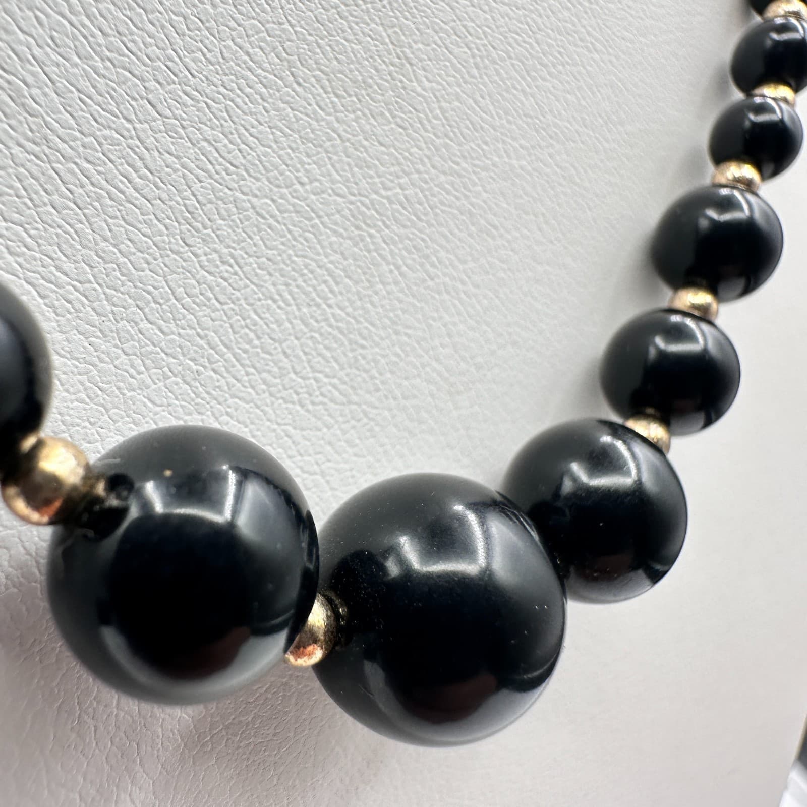 Vintage 80s Black Onyx Glass Bead Necklace Gold Tone Statement Women's Jewelry - Thumbnail 6