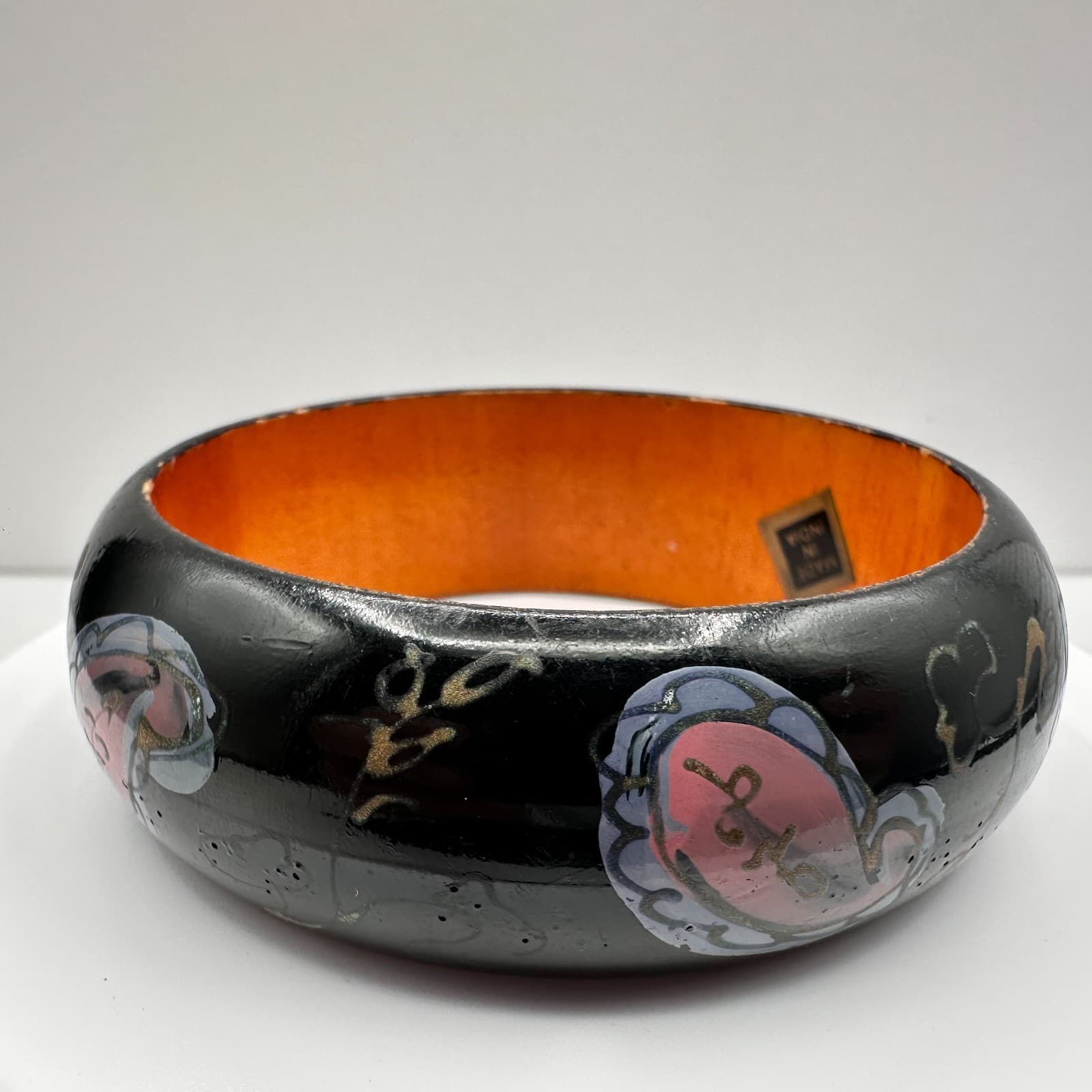 Vintage 90s Wooded Slip-on Bracelet Floral Pattern Boho Women's Classic Jewelry - Image 1