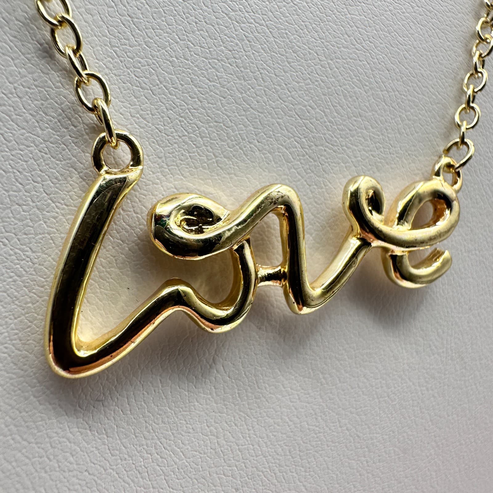 Vintage Y2K Love Script Pendant Necklace Gold Tone Statement Charm Jewelry - Thumbnail 3