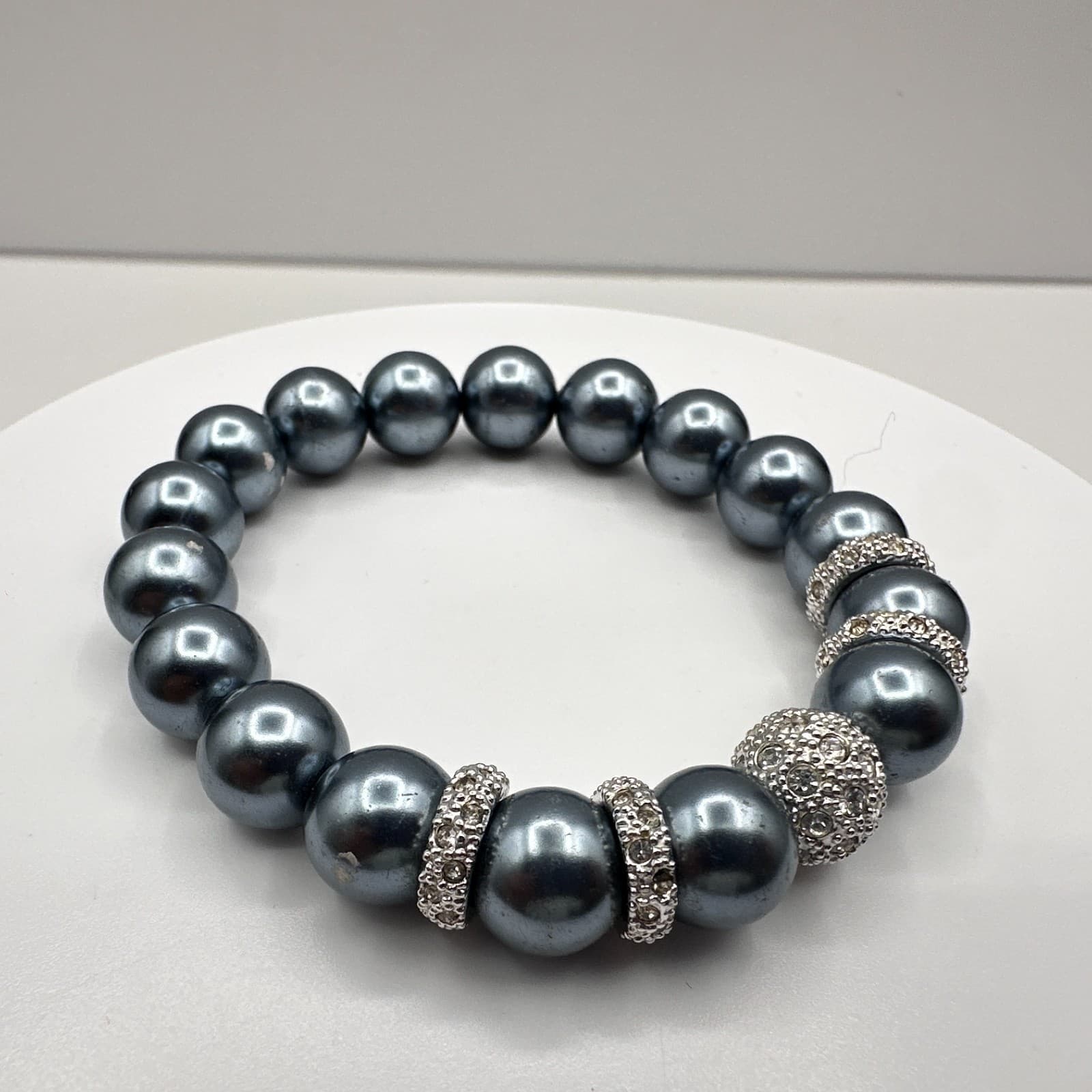 Vintage 90s Gray Pearl Beaded Stretch Bracelet Silver Tone Rhinestone Jewelry - Thumbnail 2
