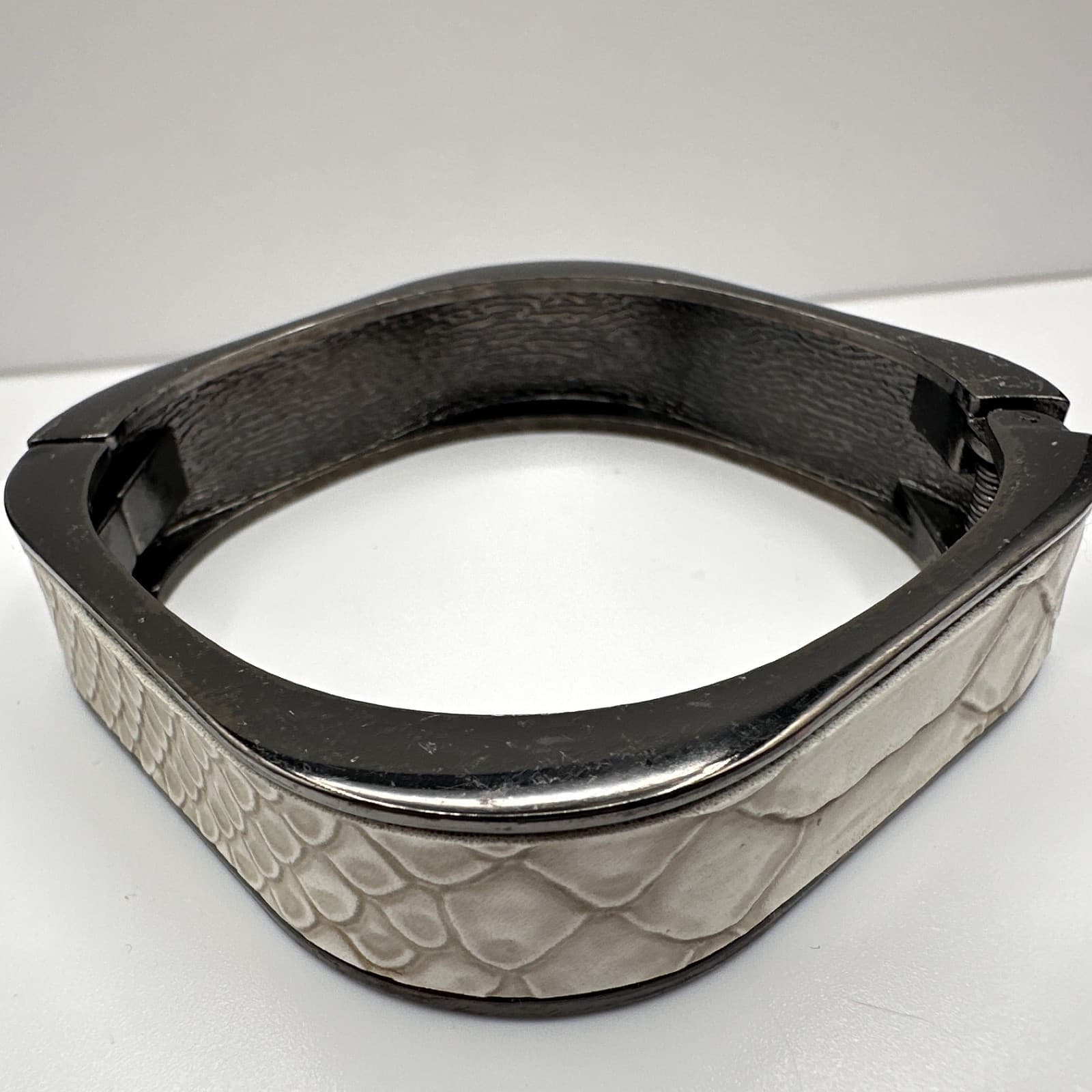 Vintage Y2K Faux Snakeskin Bracelet Hinge Hand Statement Women's Classic Jewelry - Thumbnail 8