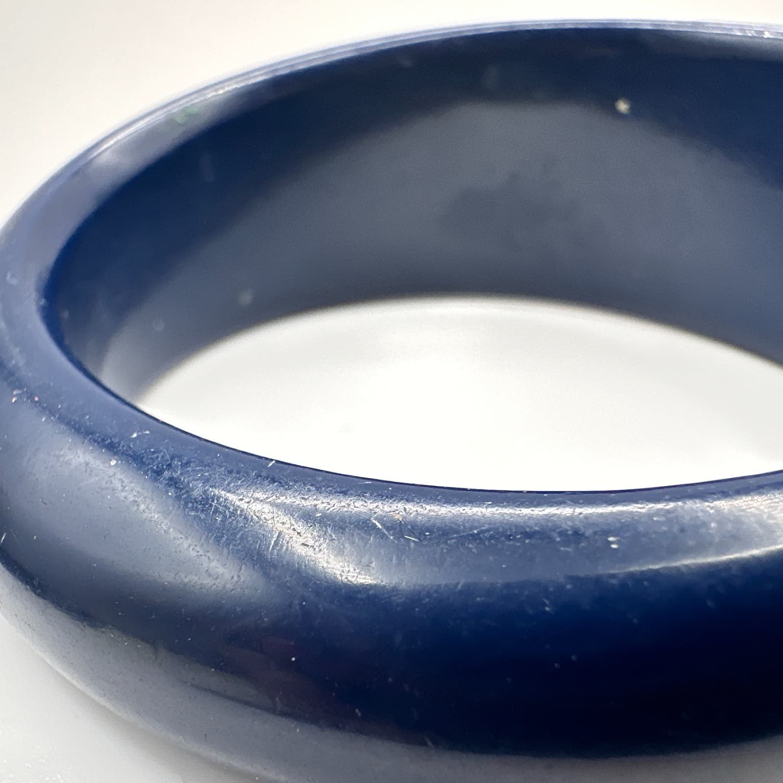 Vintage 80s Deep Blue Chunky Hand Bracelet Solid Resin Statement Women's Jewelry - Thumbnail 4
