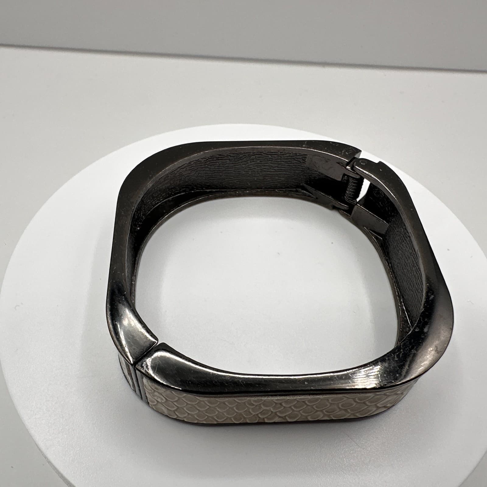 Vintage Y2K Faux Snakeskin Bracelet Hinge Hand Statement Women's Classic Jewelry - Thumbnail 3