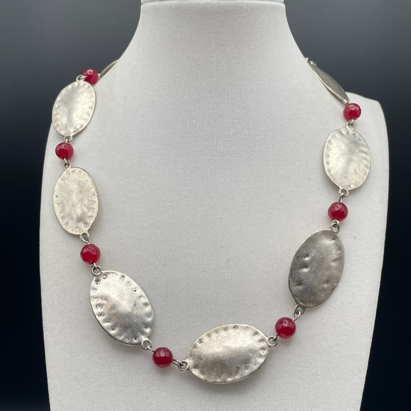 Vintage Bohemian-Style Silver-Tone Necklace Hammered Oval Links And Red Beads - Image 1