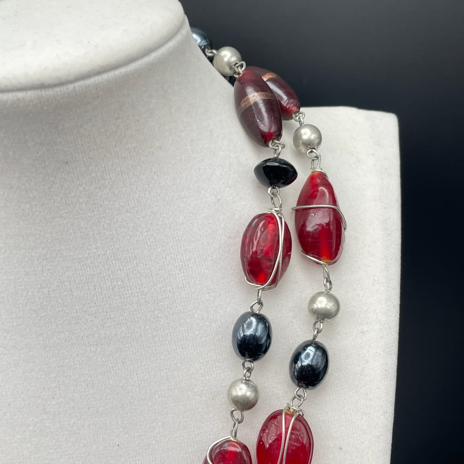 Vintage Fashion jewelry silver-tone wire-wrapped multi-color glass bead necklace - Thumbnail 5