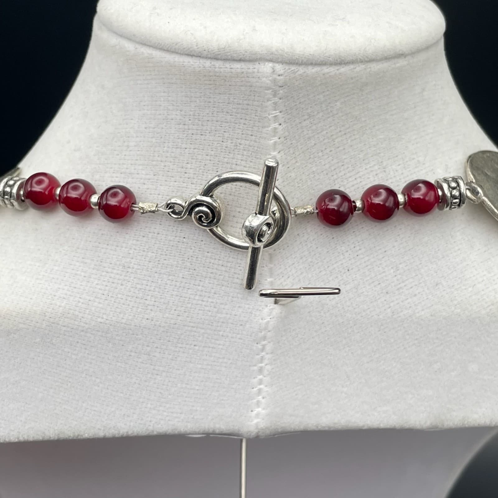 Vintage Bohemian-Style Silver-Tone Necklace Hammered Oval Links And Red Beads - Thumbnail 8