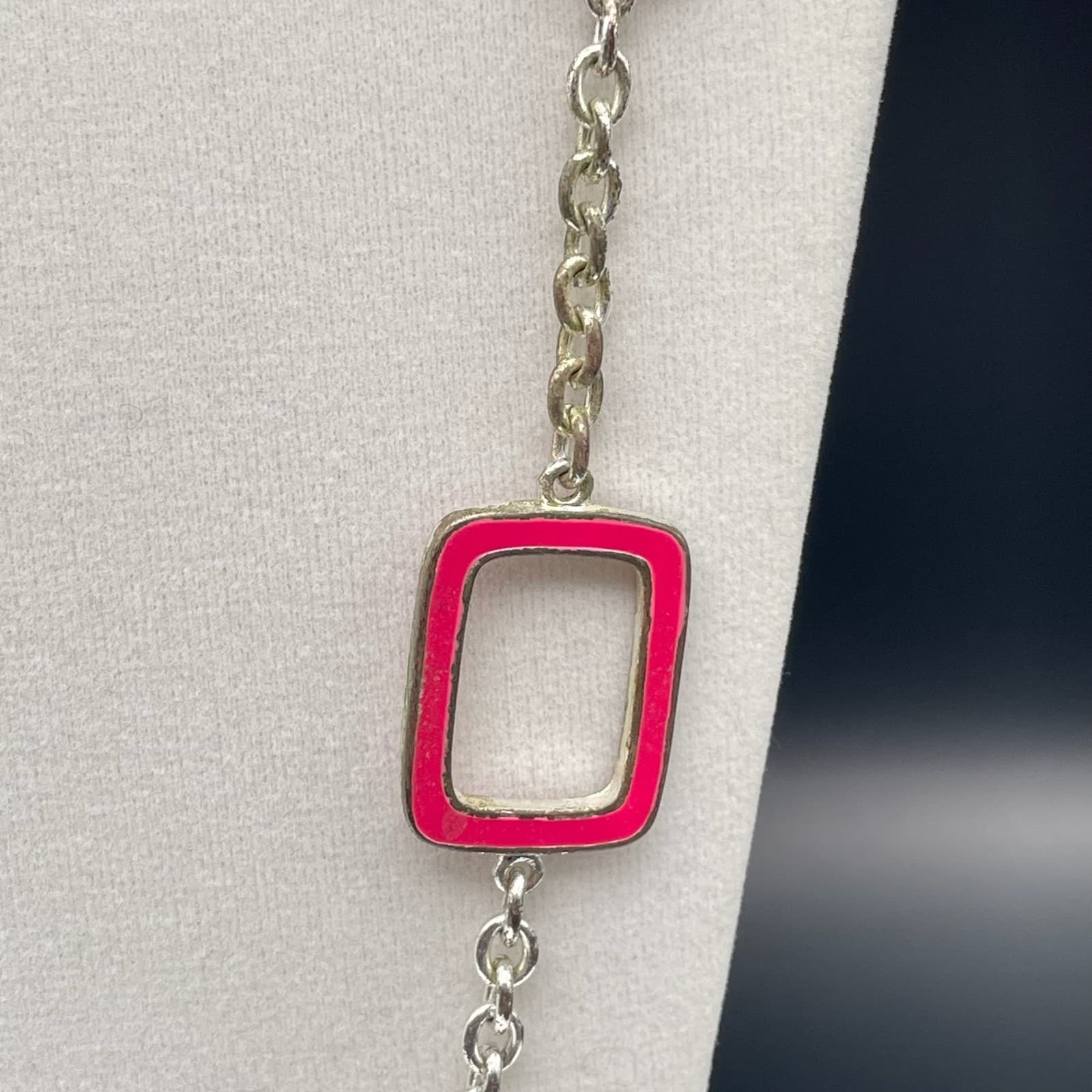 Vintage Silver-tone chain necklace with hot pink enamel rectangular & oval links - Thumbnail 5