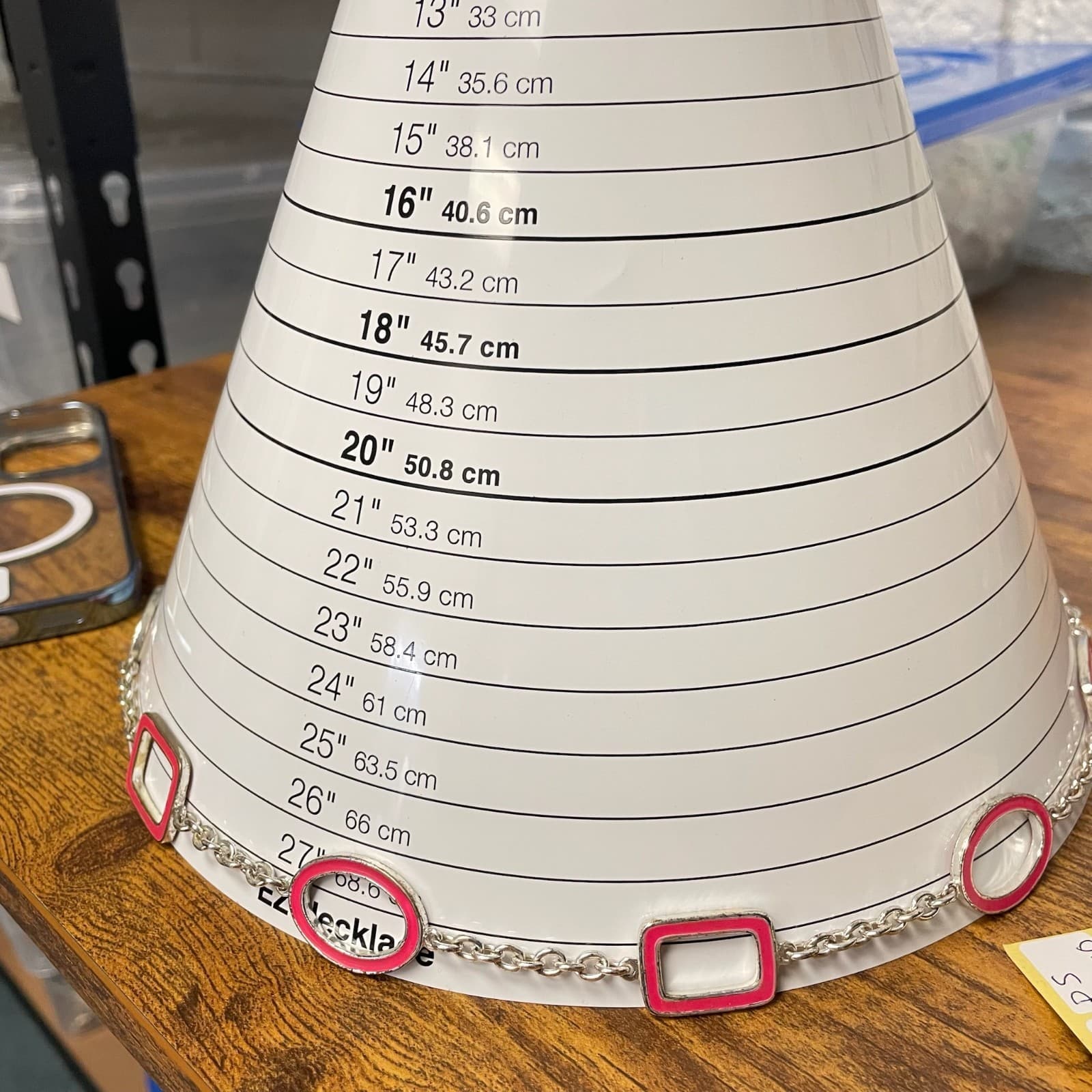 Vintage Silver-tone chain necklace with hot pink enamel rectangular & oval links - Thumbnail 10