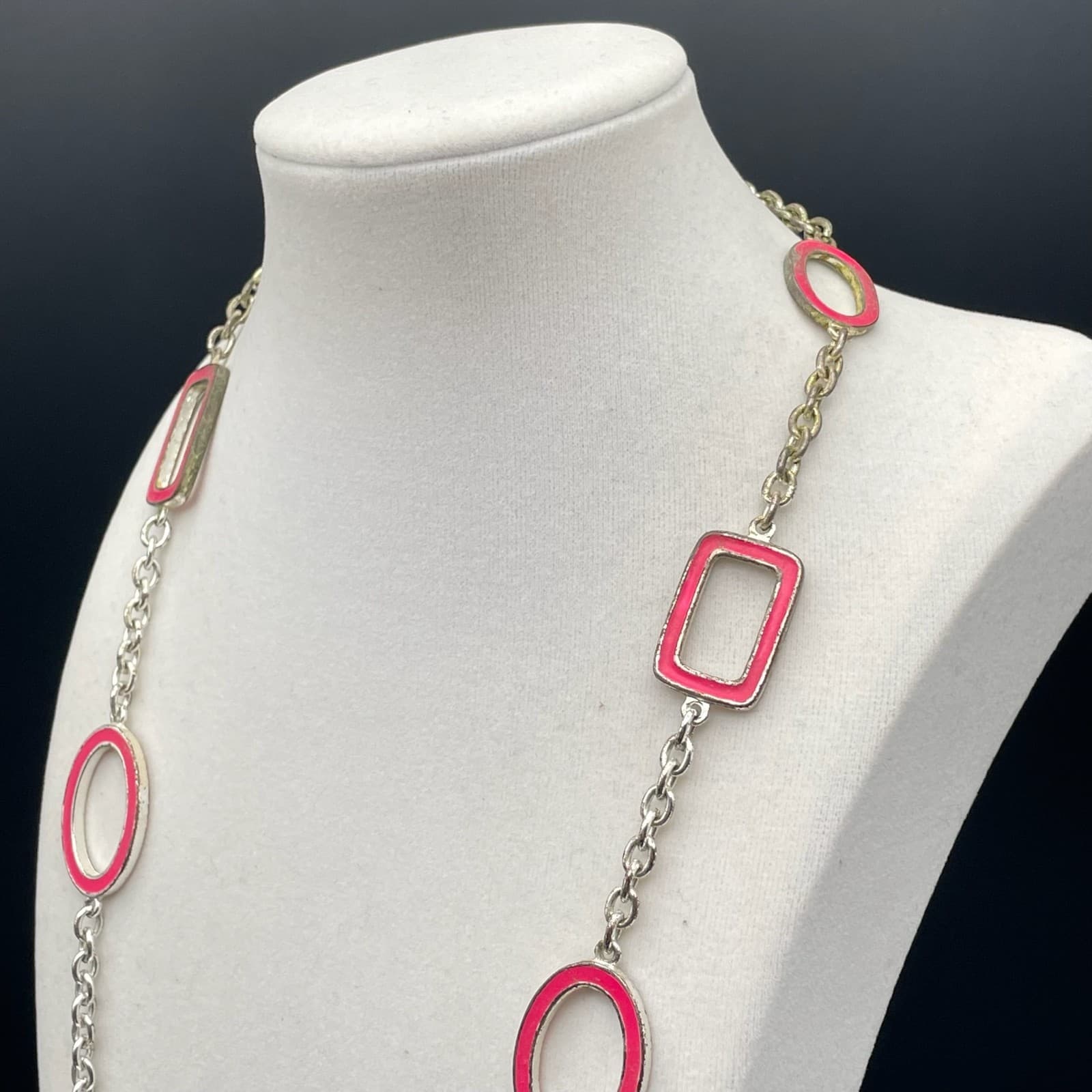 Vintage Silver-tone chain necklace with hot pink enamel rectangular & oval links - Thumbnail 7