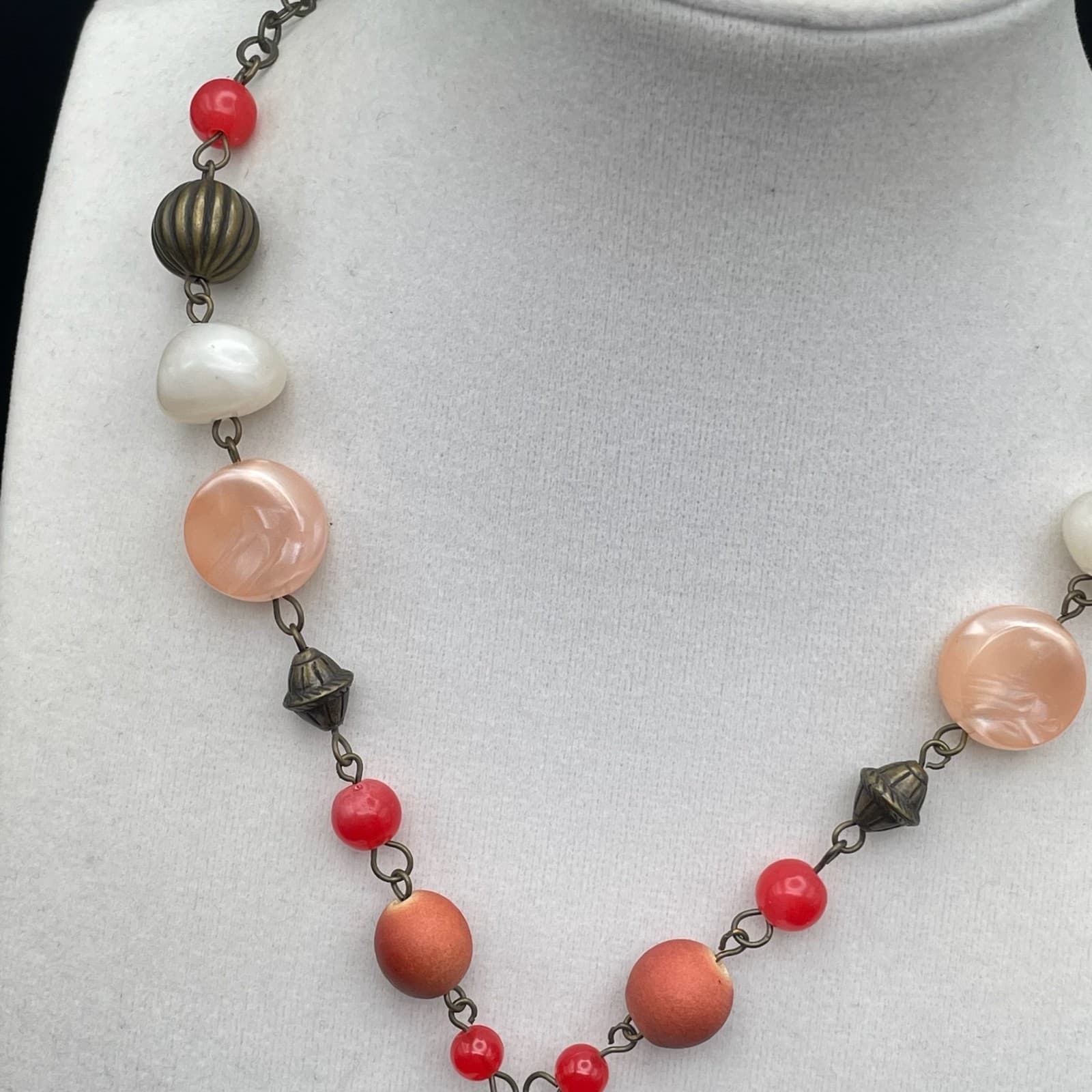 Vintage Coral Nude Tassel Y Lariat Necklace Boho Antique Brass Tone Beaded - Thumbnail 3