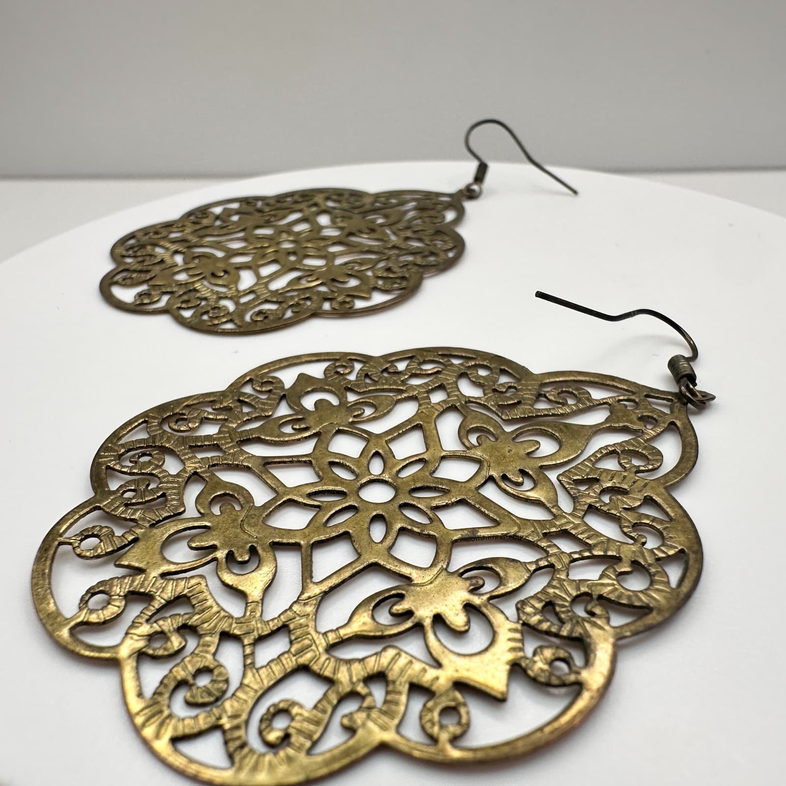 Vintage Y2K Brass Filigree Dangle Earrings Boho Mandala Statement Jewelry - Thumbnail 4