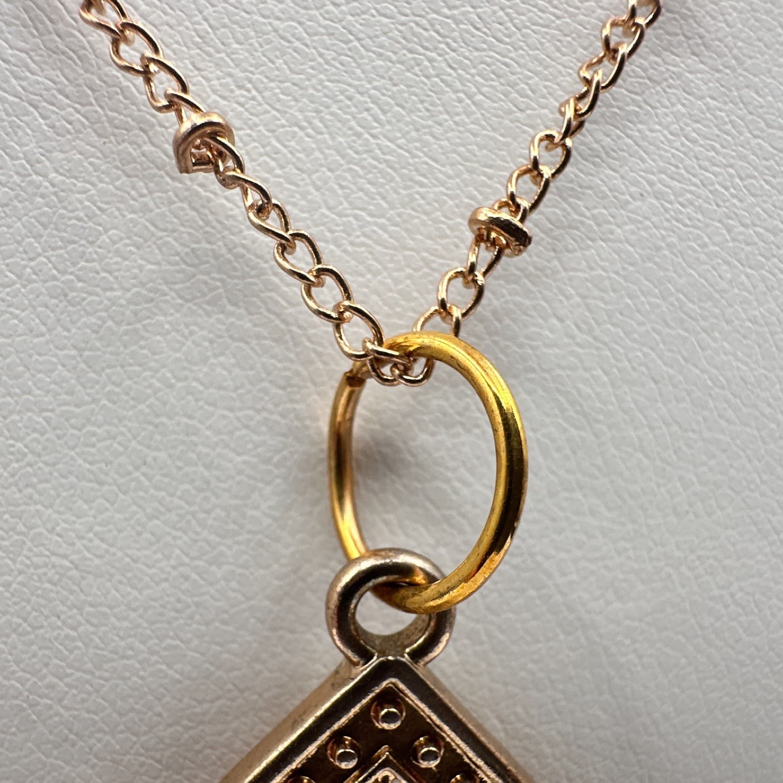 Vintage 90s Rose Gold Tone Filigree Teardrop Pendant Necklace Rhinestone Jewelry - Thumbnail 4