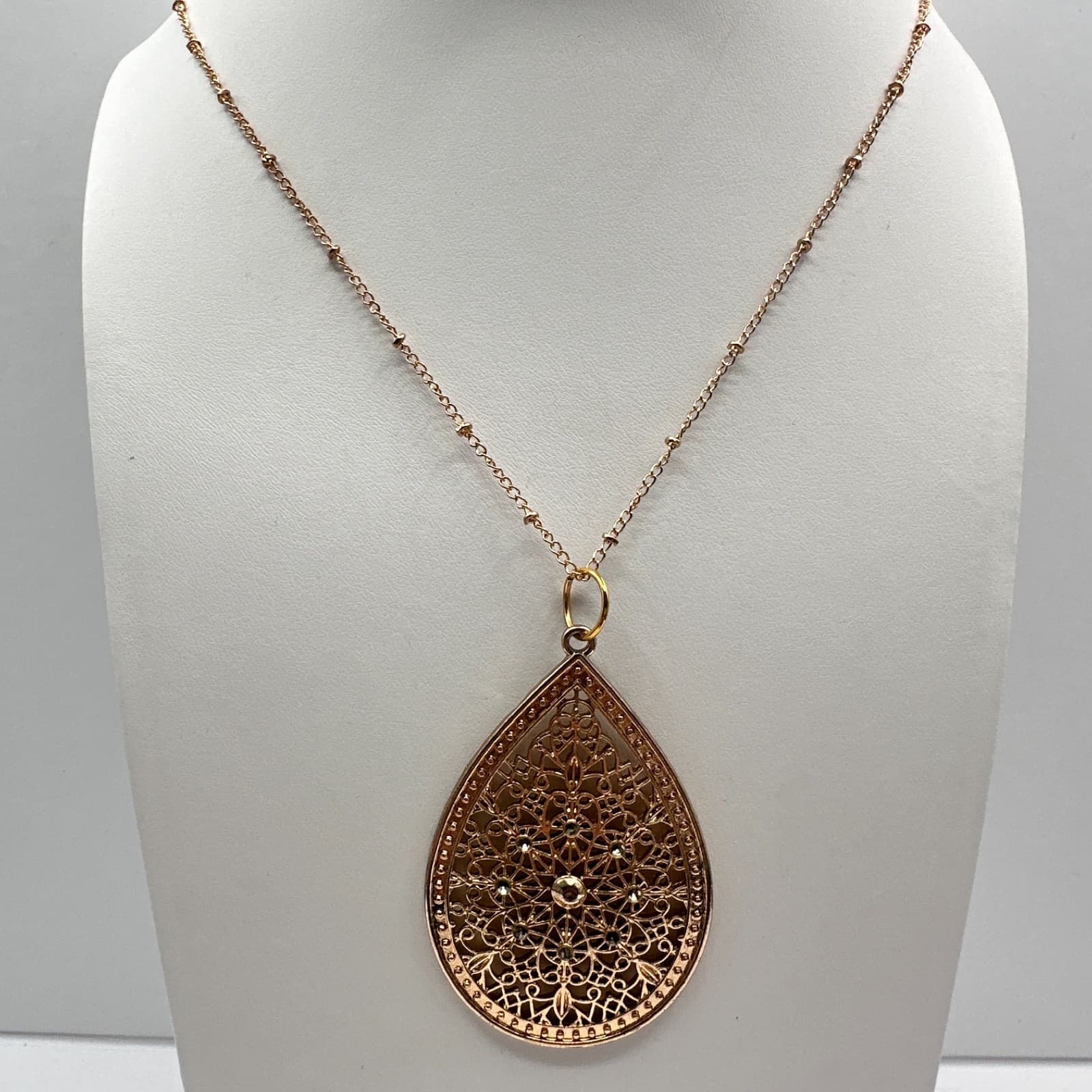 Vintage 90s Rose Gold Tone Filigree Teardrop Pendant Necklace Rhinestone Jewelry - Thumbnail 8