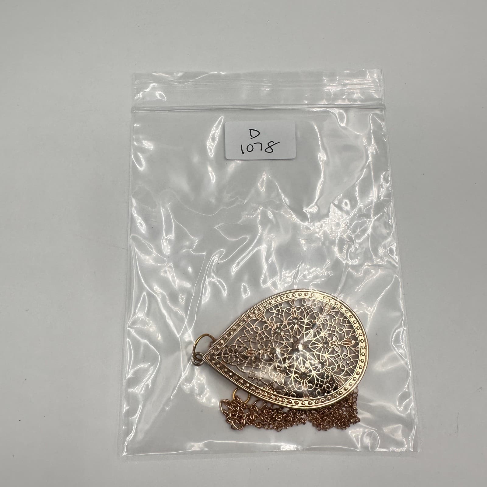 Vintage 90s Rose Gold Tone Filigree Teardrop Pendant Necklace Rhinestone Jewelry - Thumbnail 10