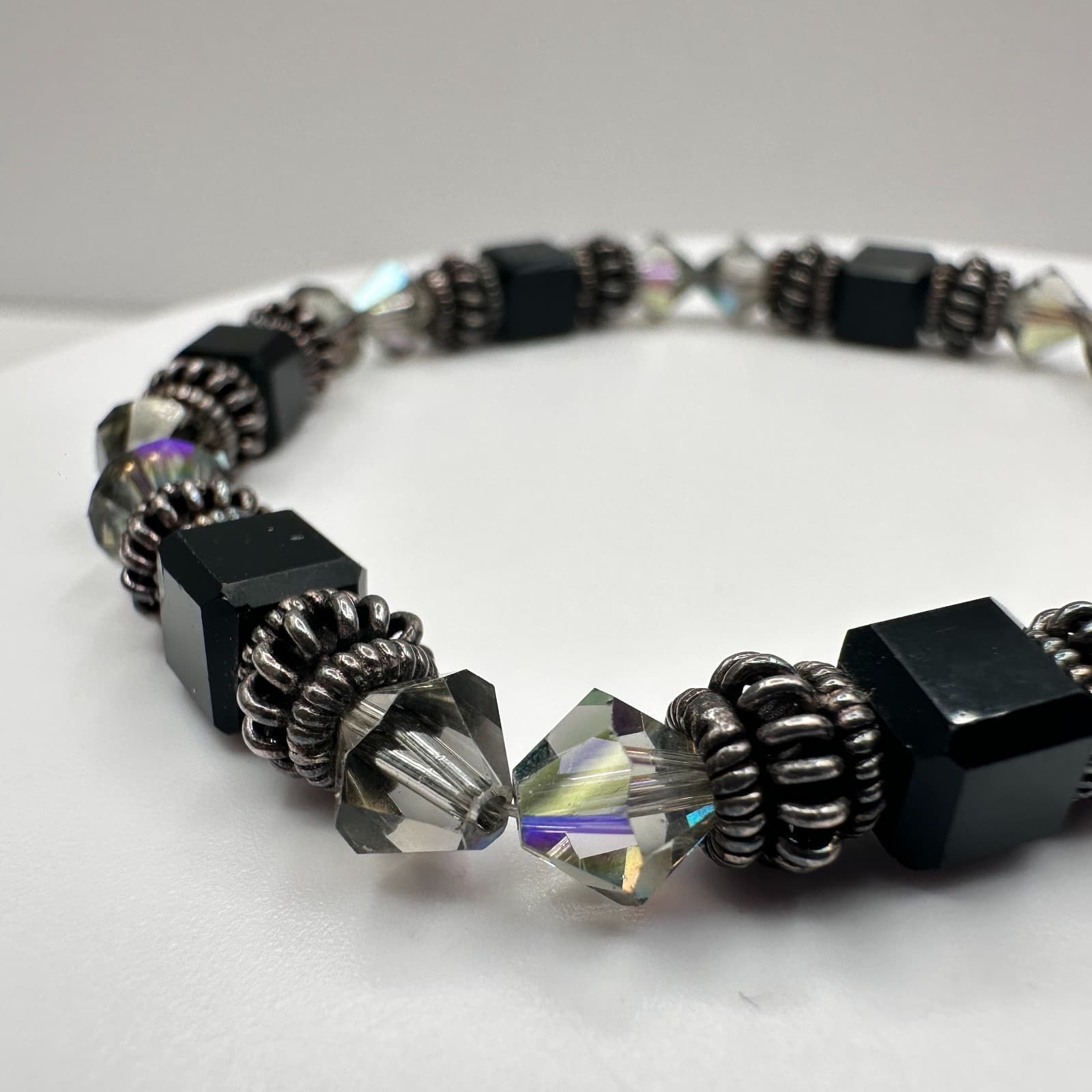 Vintage 90s Beaded Bracelet Black Cube Iridescent Glass Silver Tone Toggle - Thumbnail 6