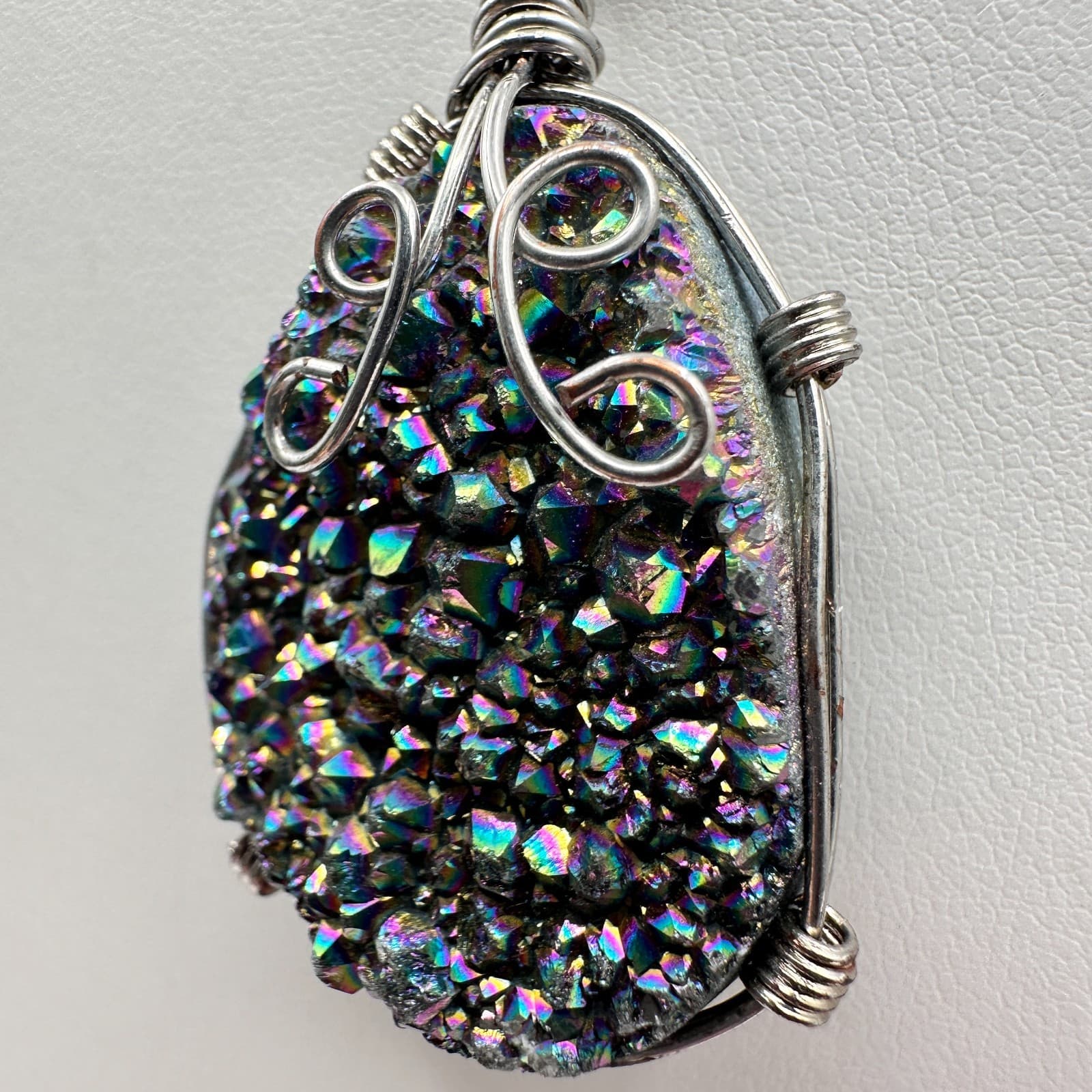 Vintage 90s Silver Wire-Wrapped Black Iridescent Druze Teardrop Pendant Jewelry - Thumbnail 4