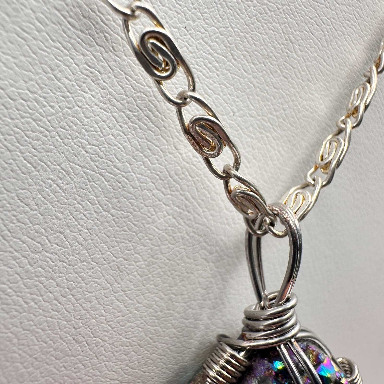 Vintage 90s Silver Wire-Wrapped Black Iridescent Druze Teardrop Pendant Jewelry - Thumbnail 6