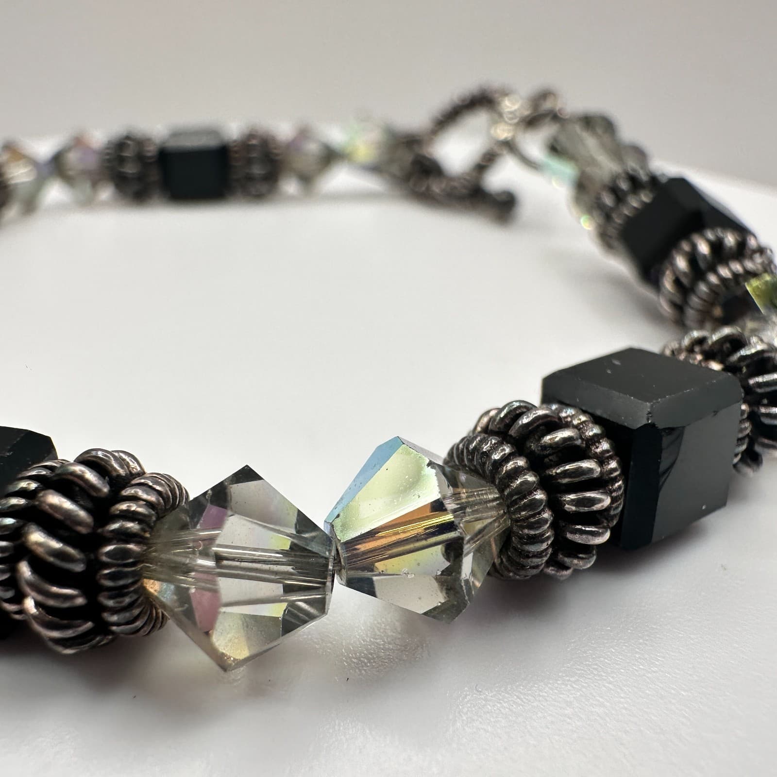 Vintage 90s Beaded Bracelet Black Cube Iridescent Glass Silver Tone Toggle - Thumbnail 3