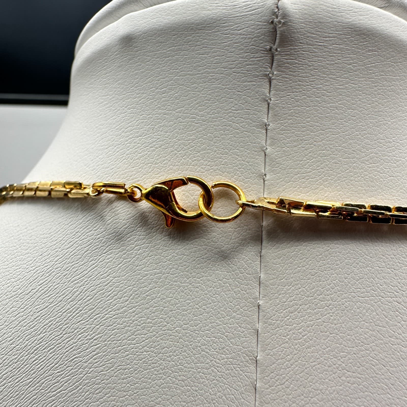 Vintage 90s Medallion Filigree Pendant Necklace Gold Tone Patina AB Rhinestone - Thumbnail 7