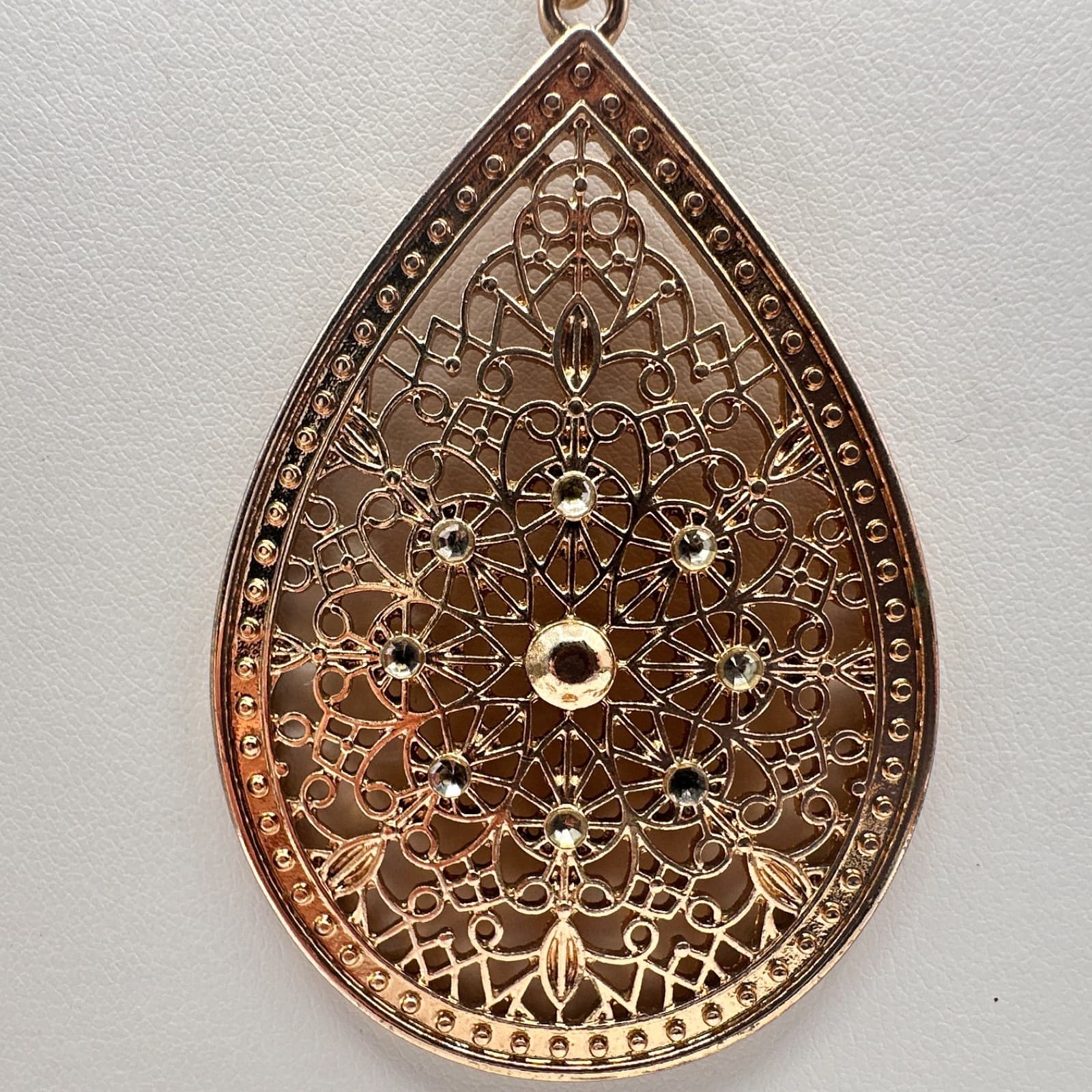 Vintage 90s Rose Gold Tone Filigree Teardrop Pendant Necklace Rhinestone Jewelry - Thumbnail 3