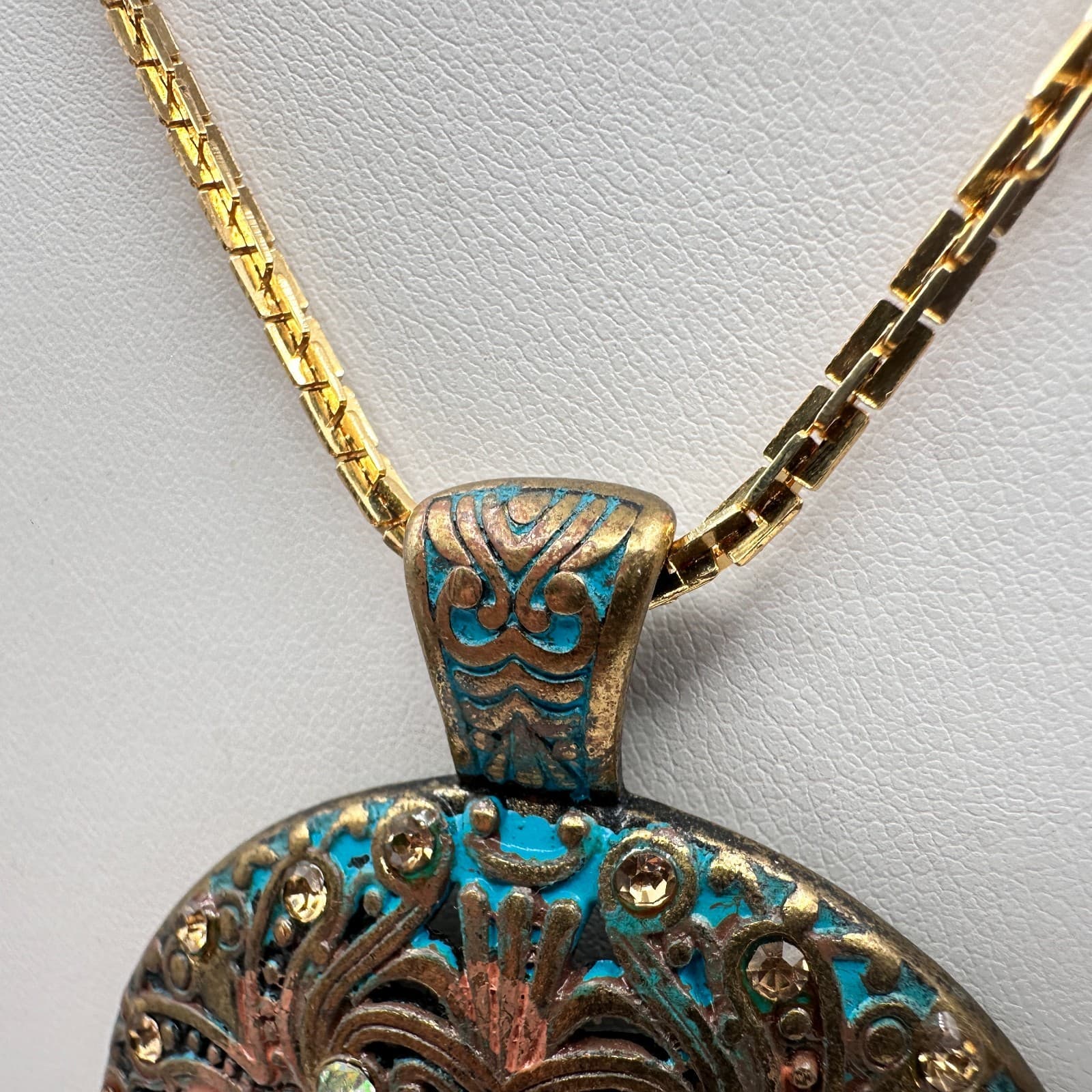 Vintage 90s Medallion Filigree Pendant Necklace Gold Tone Patina AB Rhinestone - Thumbnail 5