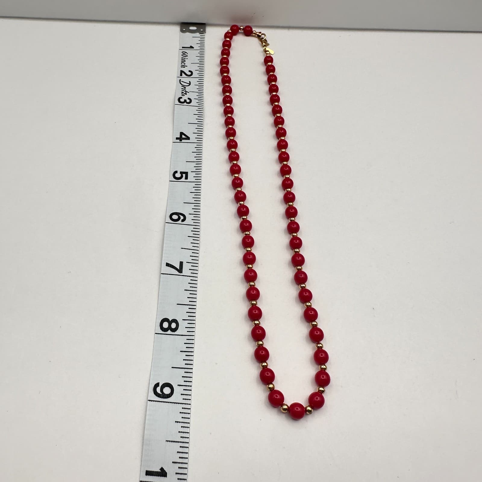 Vintage 80s Red Coral Style Bead Necklace Gold Tone Spacers Classic Fashion - Thumbnail 10