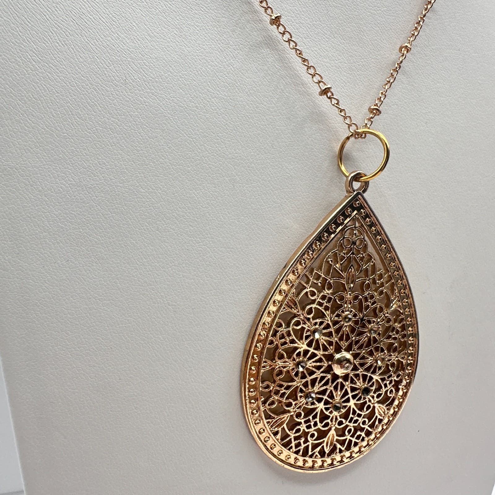 Vintage 90s Rose Gold Tone Filigree Teardrop Pendant Necklace Rhinestone Jewelry - Thumbnail 5