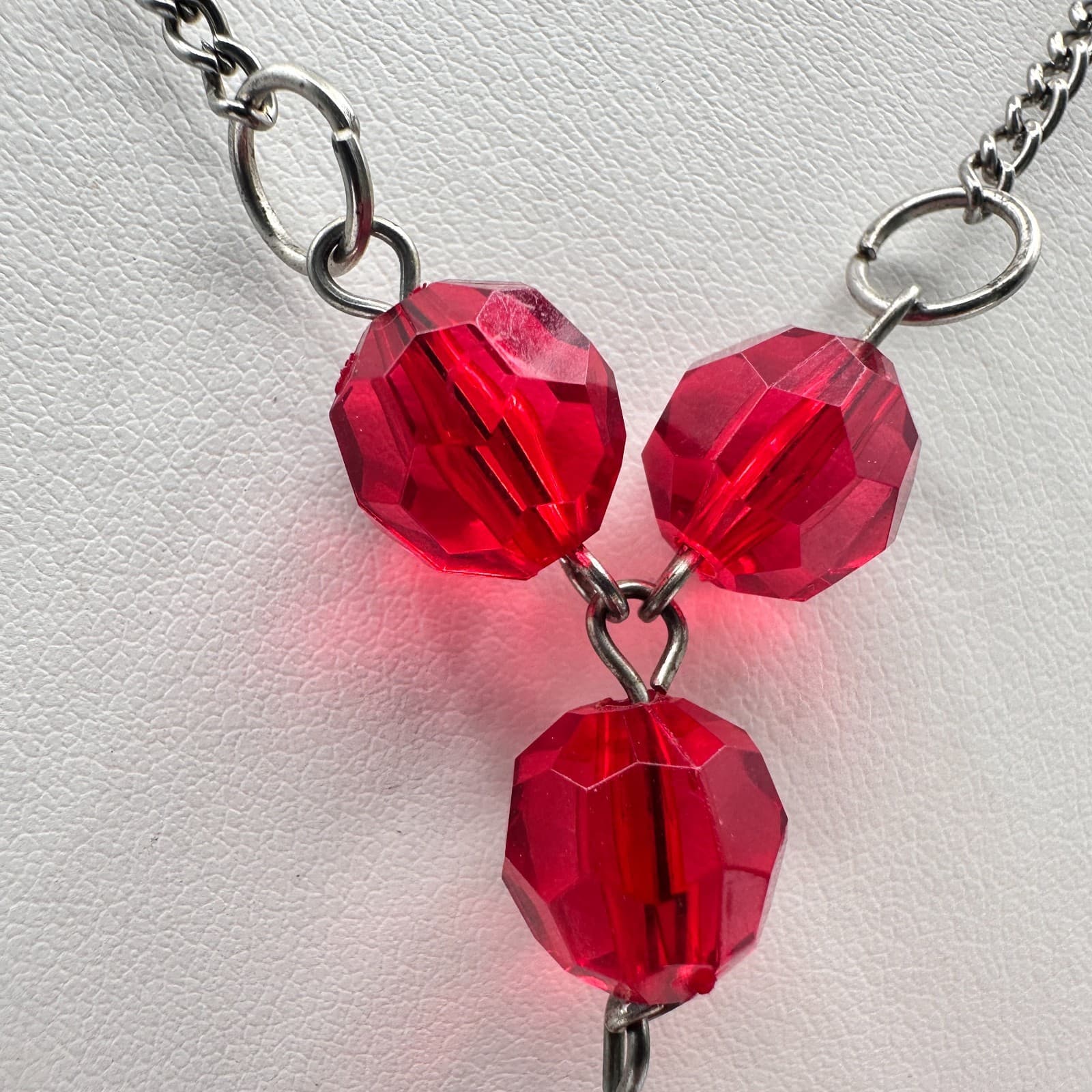 Vintage 90s Red Teardrop Pendant Necklace Silver Tone Chain Fashion Jewelry - Thumbnail 3