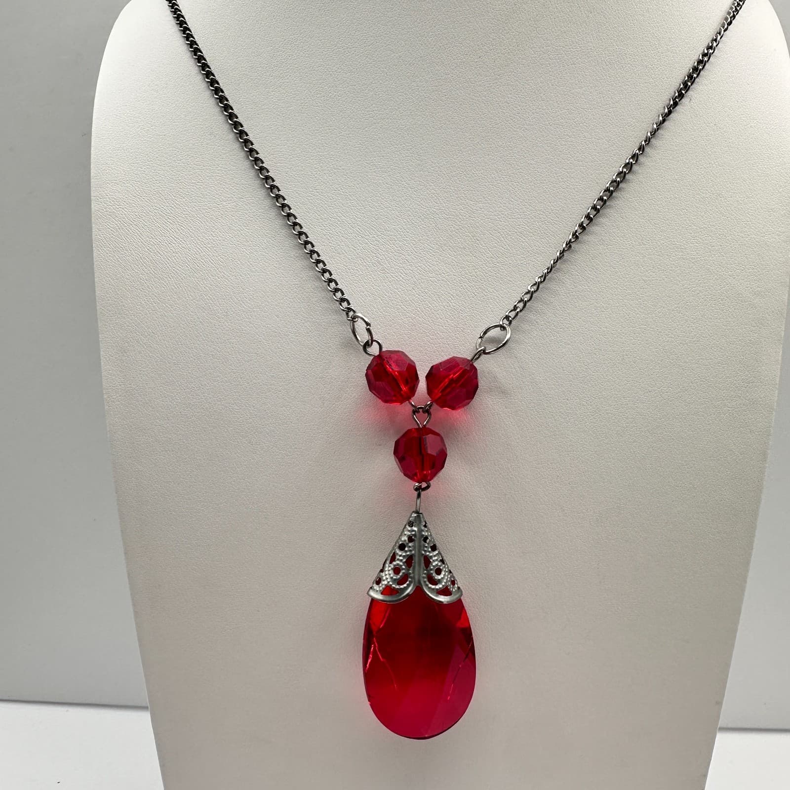 Vintage 90s Red Teardrop Pendant Necklace Silver Tone Chain Fashion Jewelry - Thumbnail 6