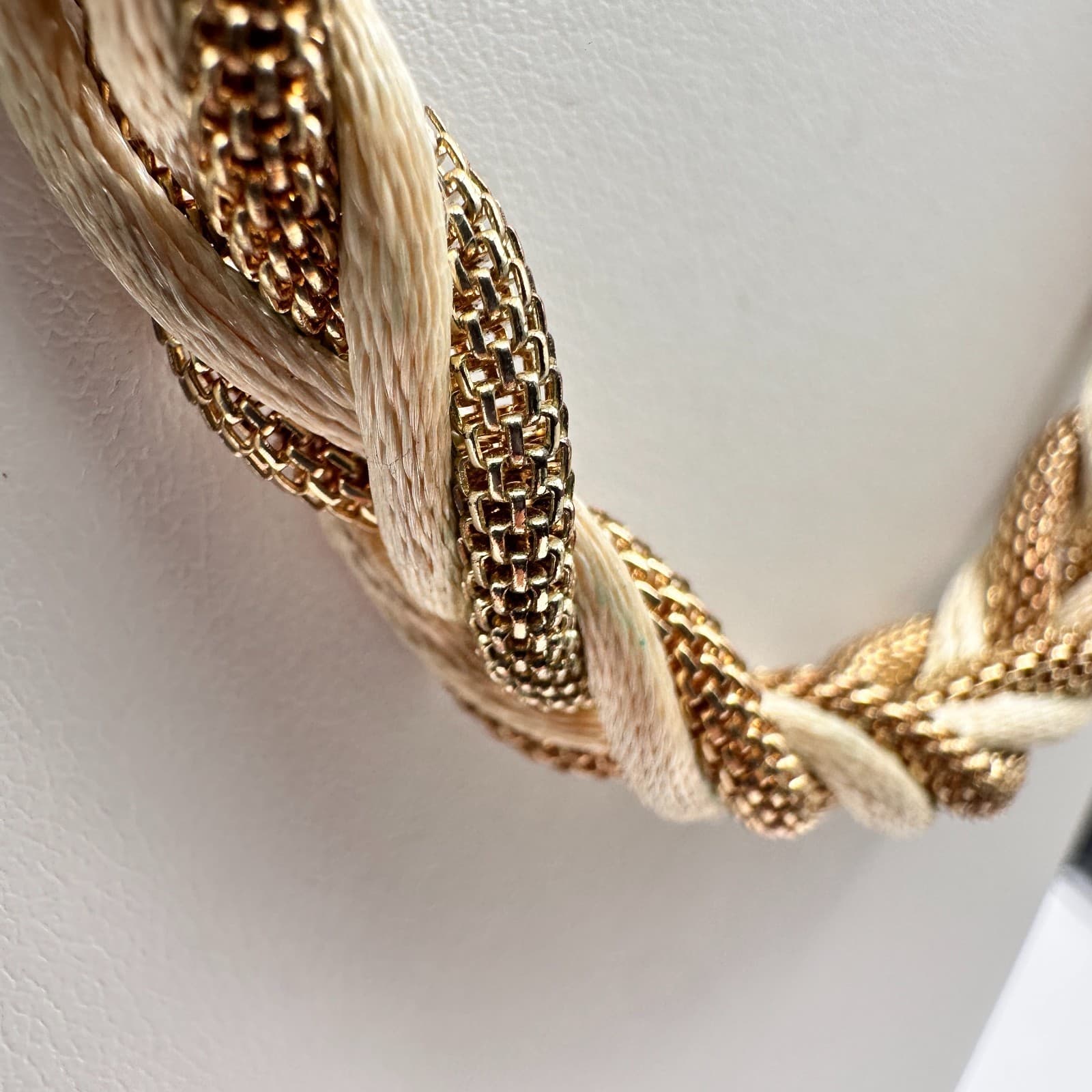 Vintage 90s Braided Gold Tone Mesh & Cream Silk Cord Statement Necklace Jewelry - Thumbnail 4