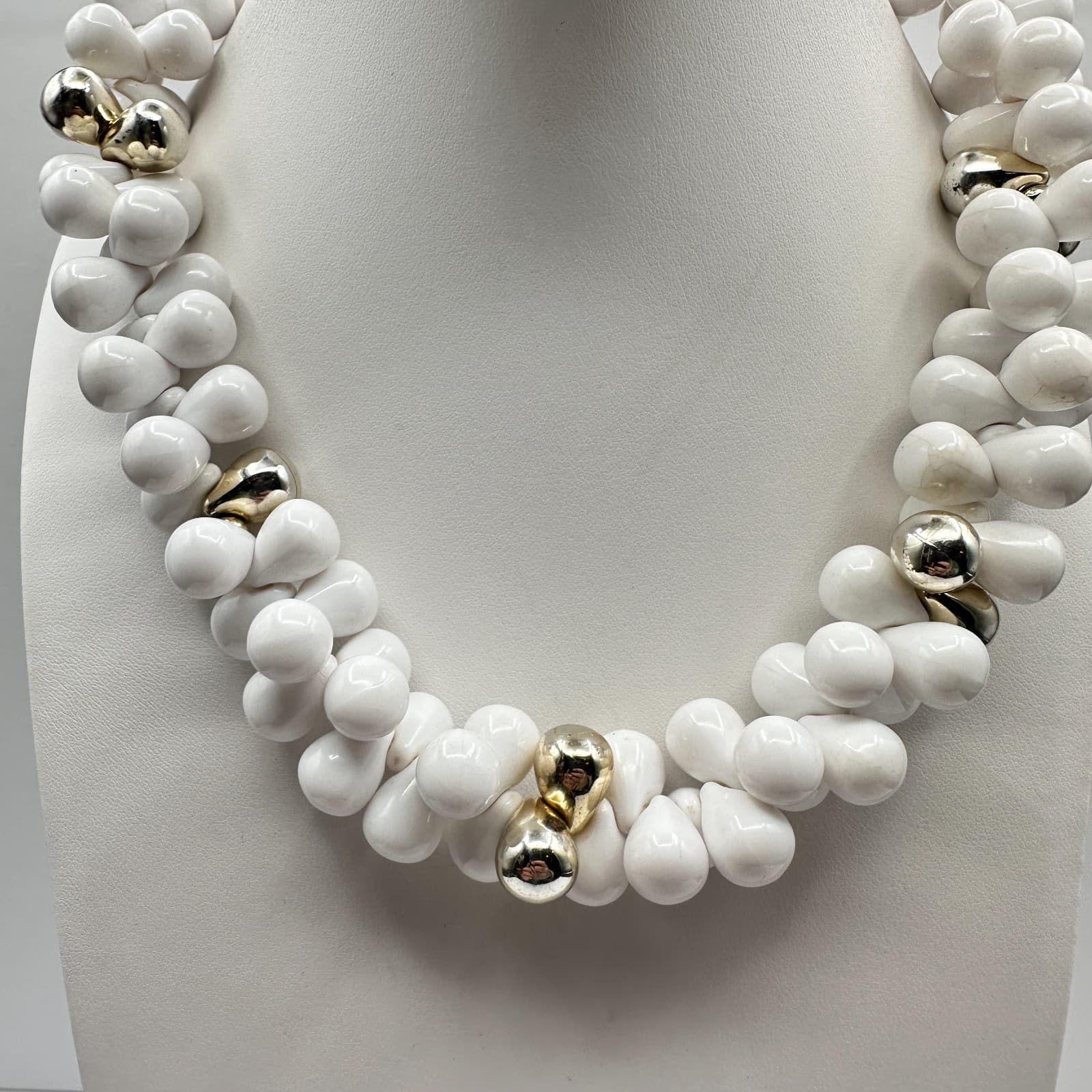 Vintage 80s White Teardrop Bead Necklace Gold Tone Accents Chunky Statement - Thumbnail 6