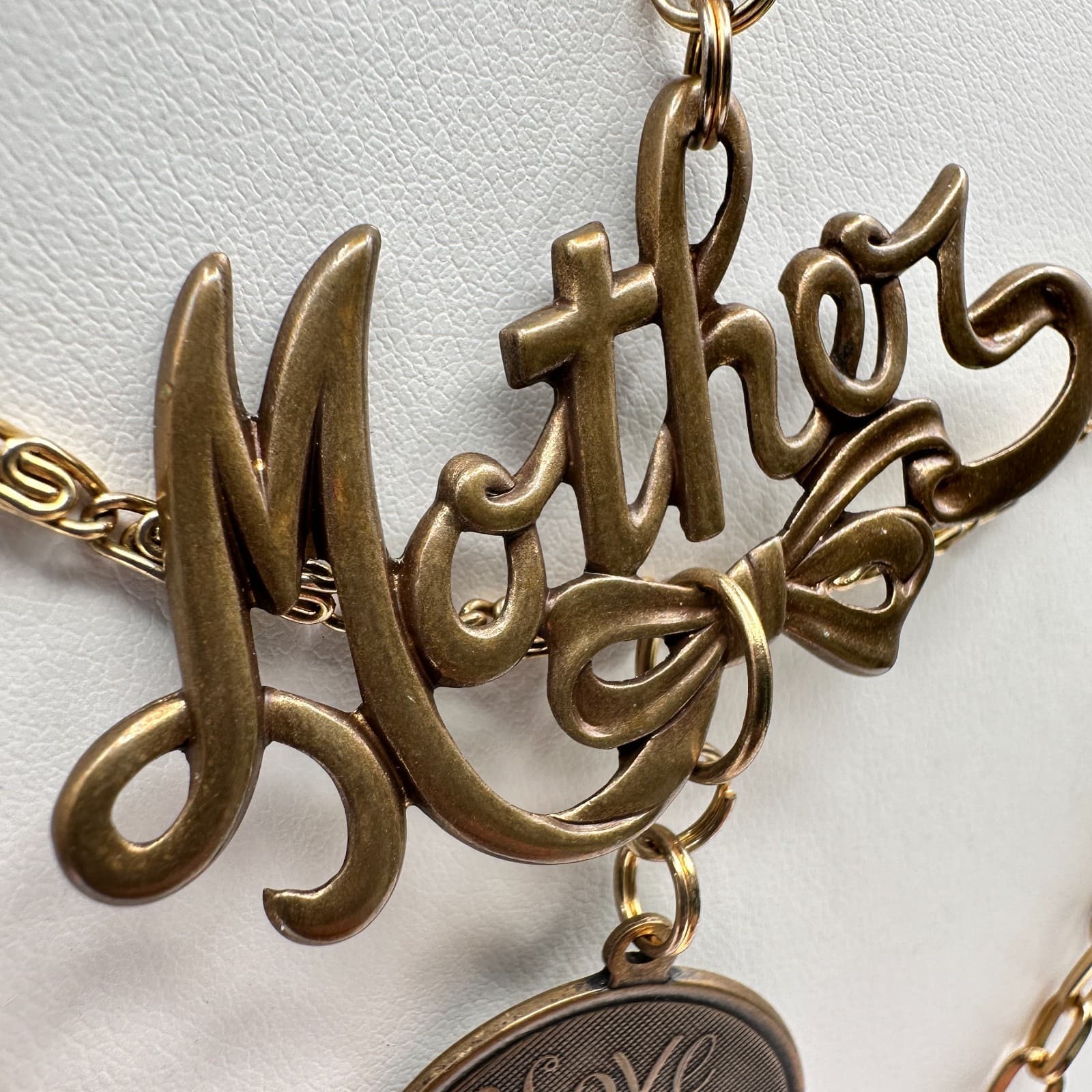 Vintage 80s Gold Tone Mother Love Script Pendant Layered Chain Necklace Jewelry - Thumbnail 5