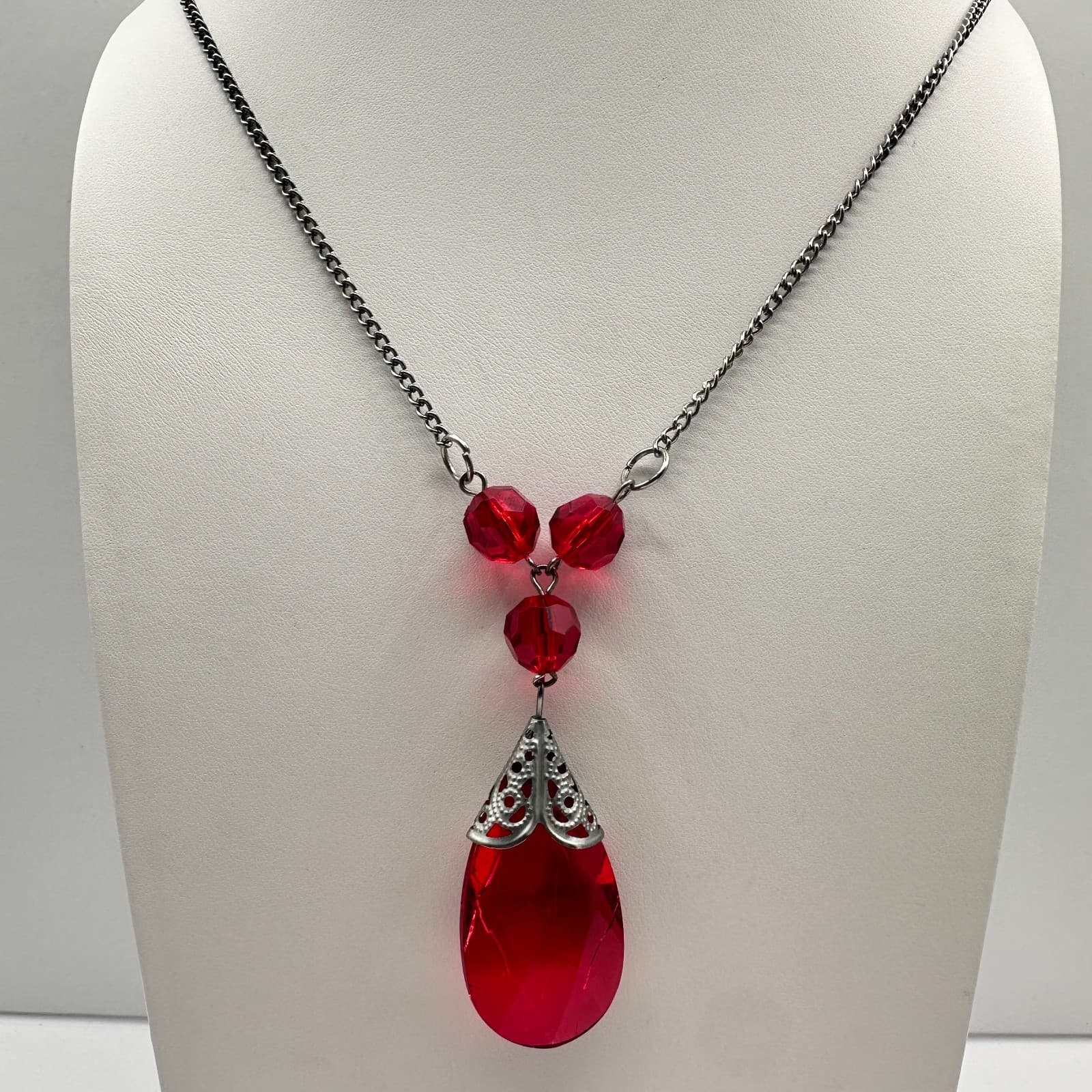 Vintage 90s Red Teardrop Pendant Necklace Silver Tone Chain Fashion Jewelry - Image 1