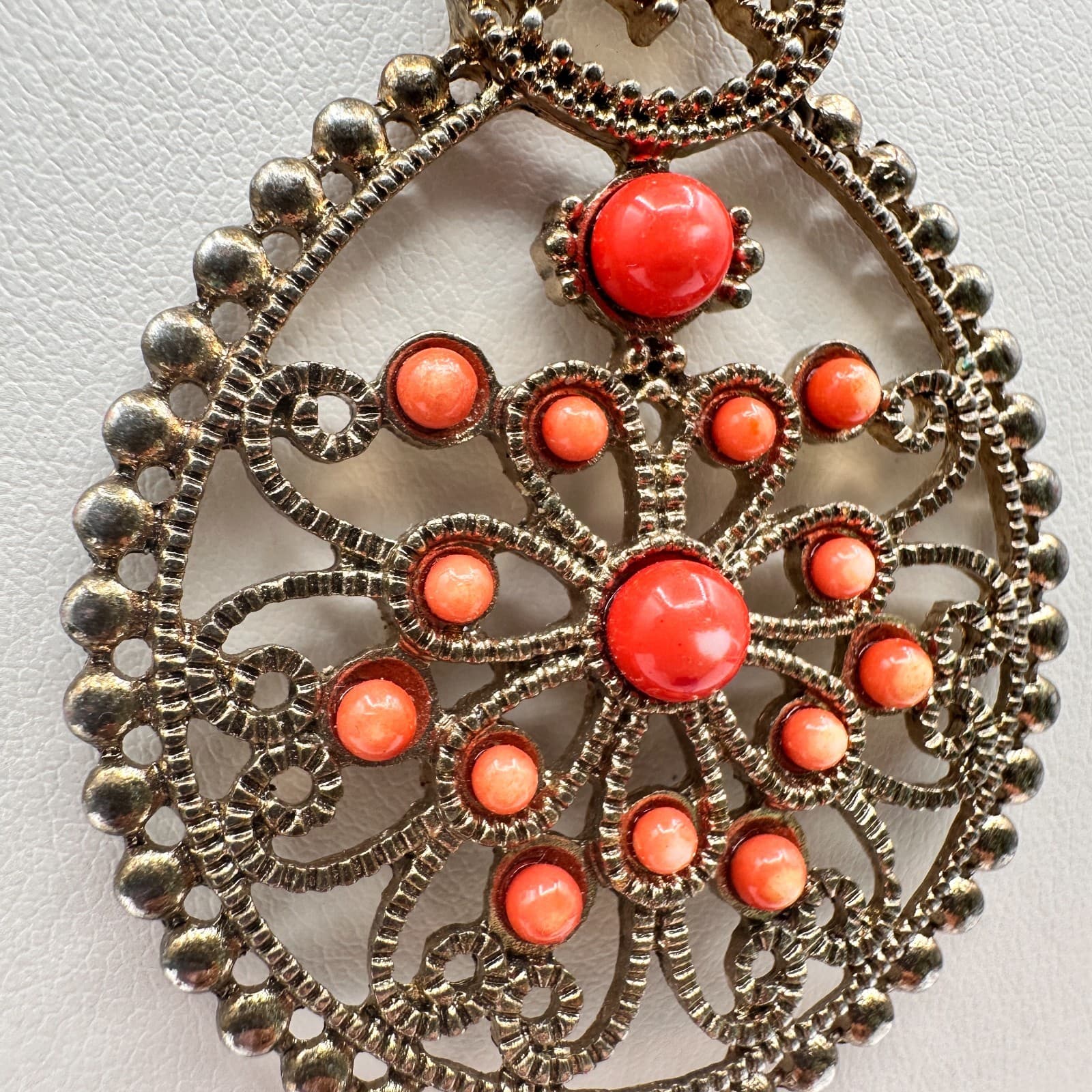 Vintage 80s Gunmetal Teardrop Mandala Coral Pink Bead Pendant Necklace Jewelry - Thumbnail 4